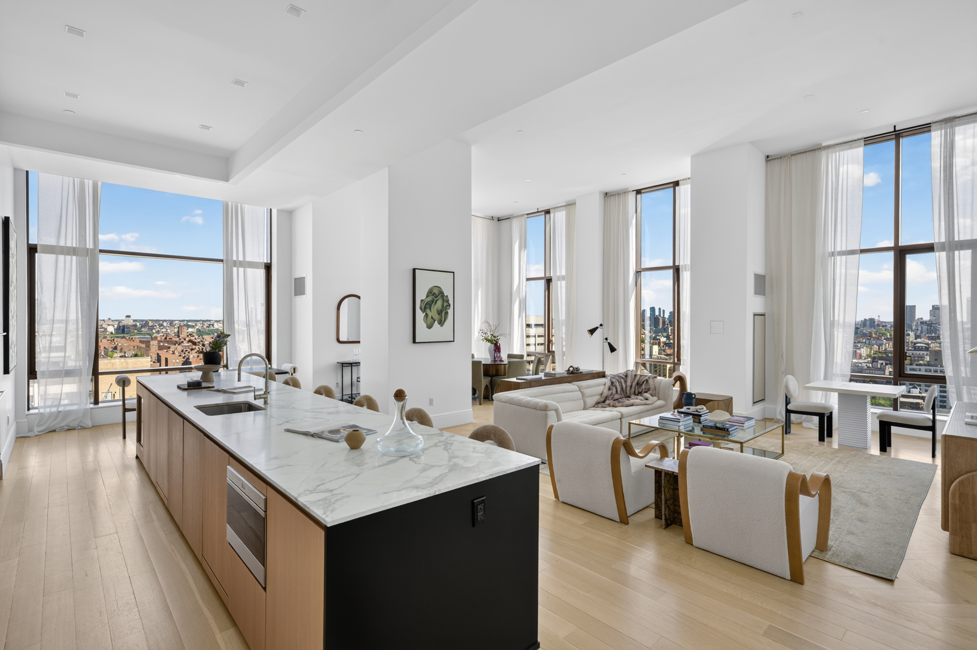 215 E 19TH Street 17D