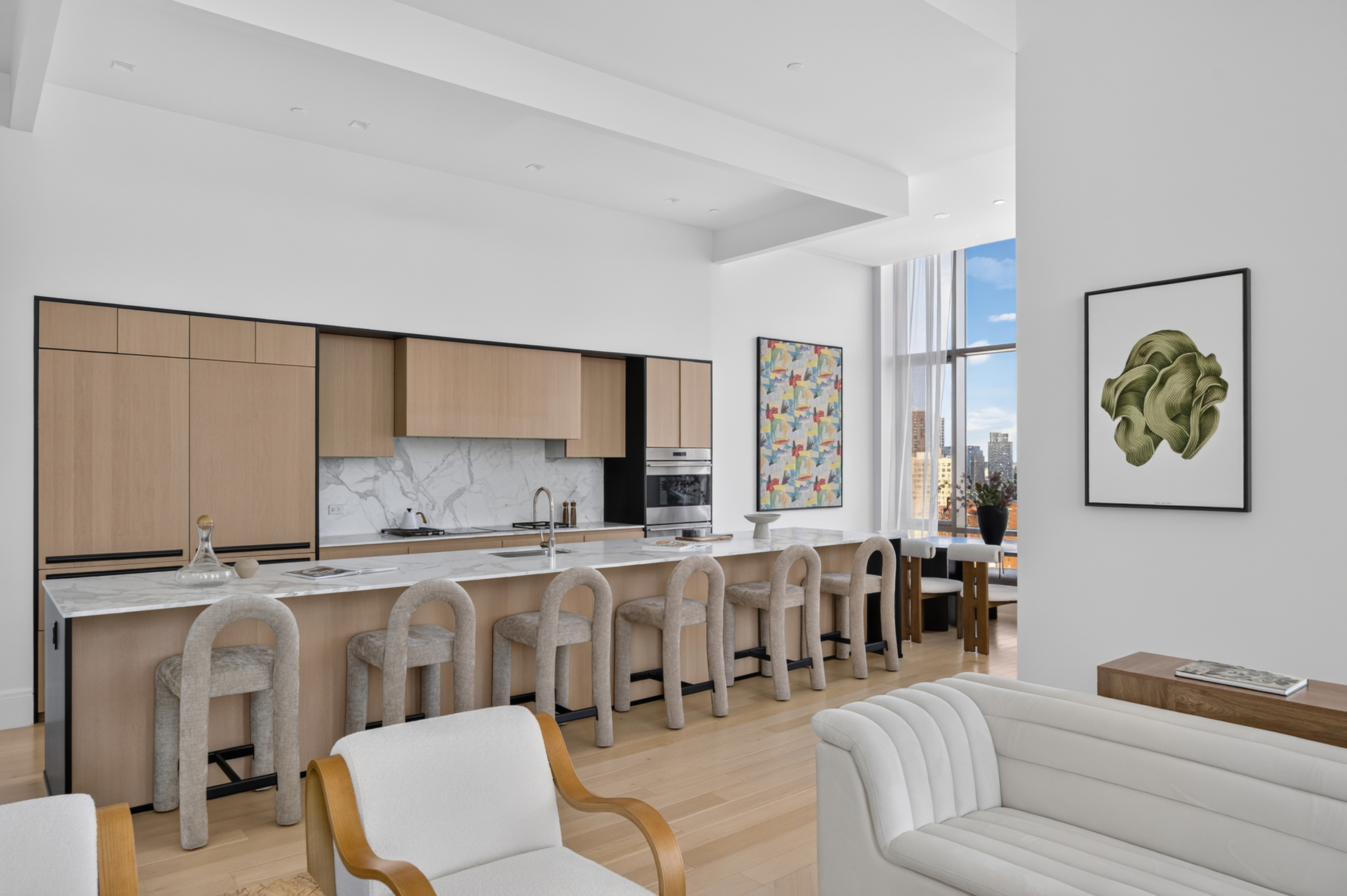215 E 19TH Street 17D