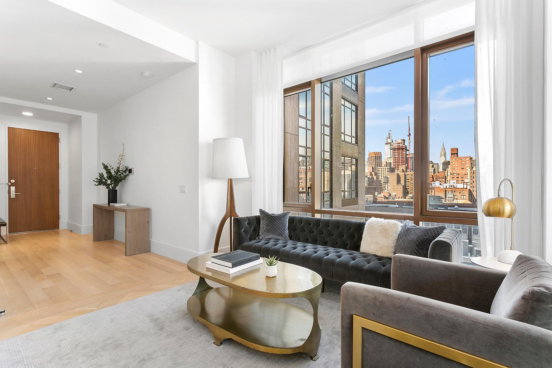 215 E 19TH Street 2G