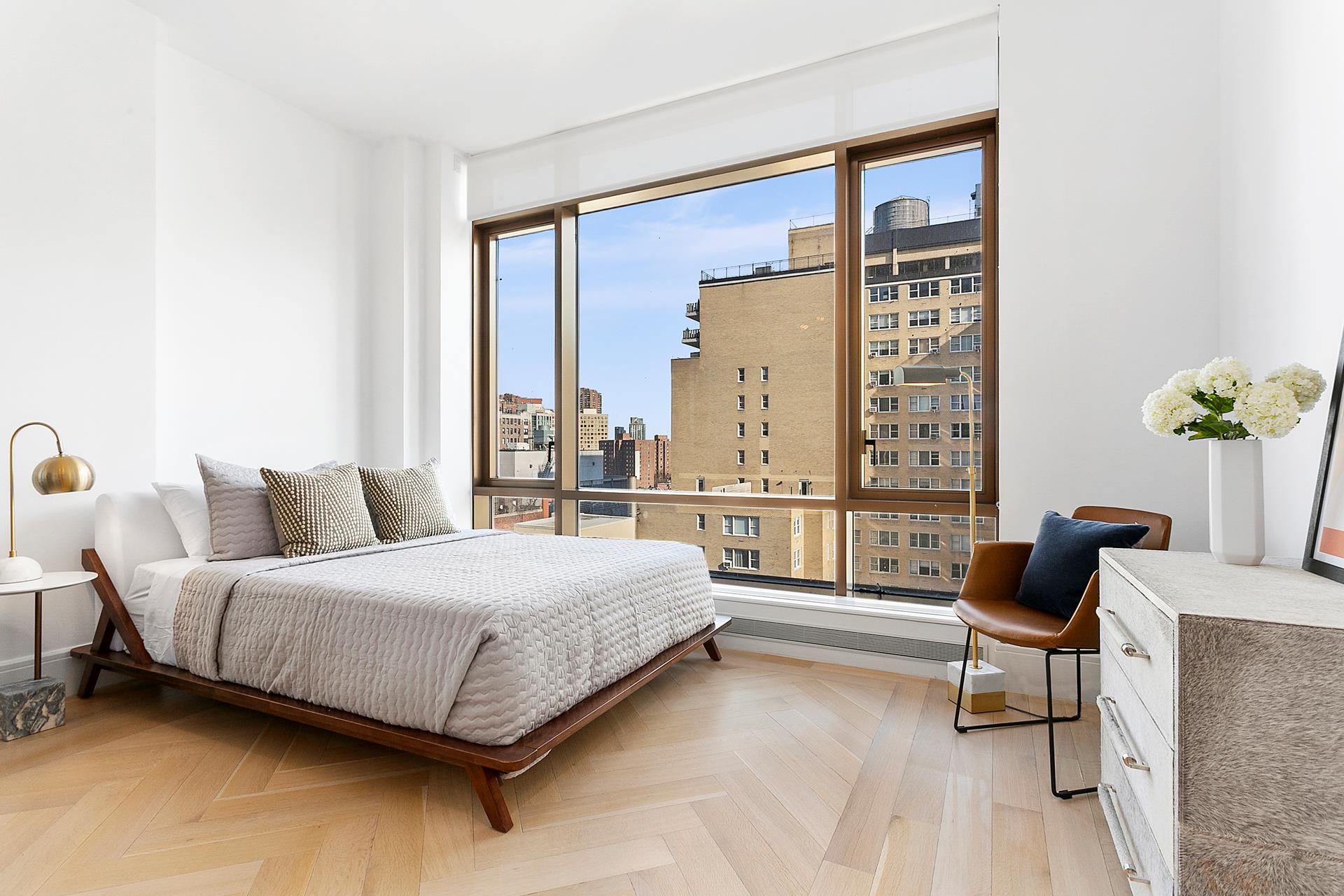 215 E 19TH Street 2G