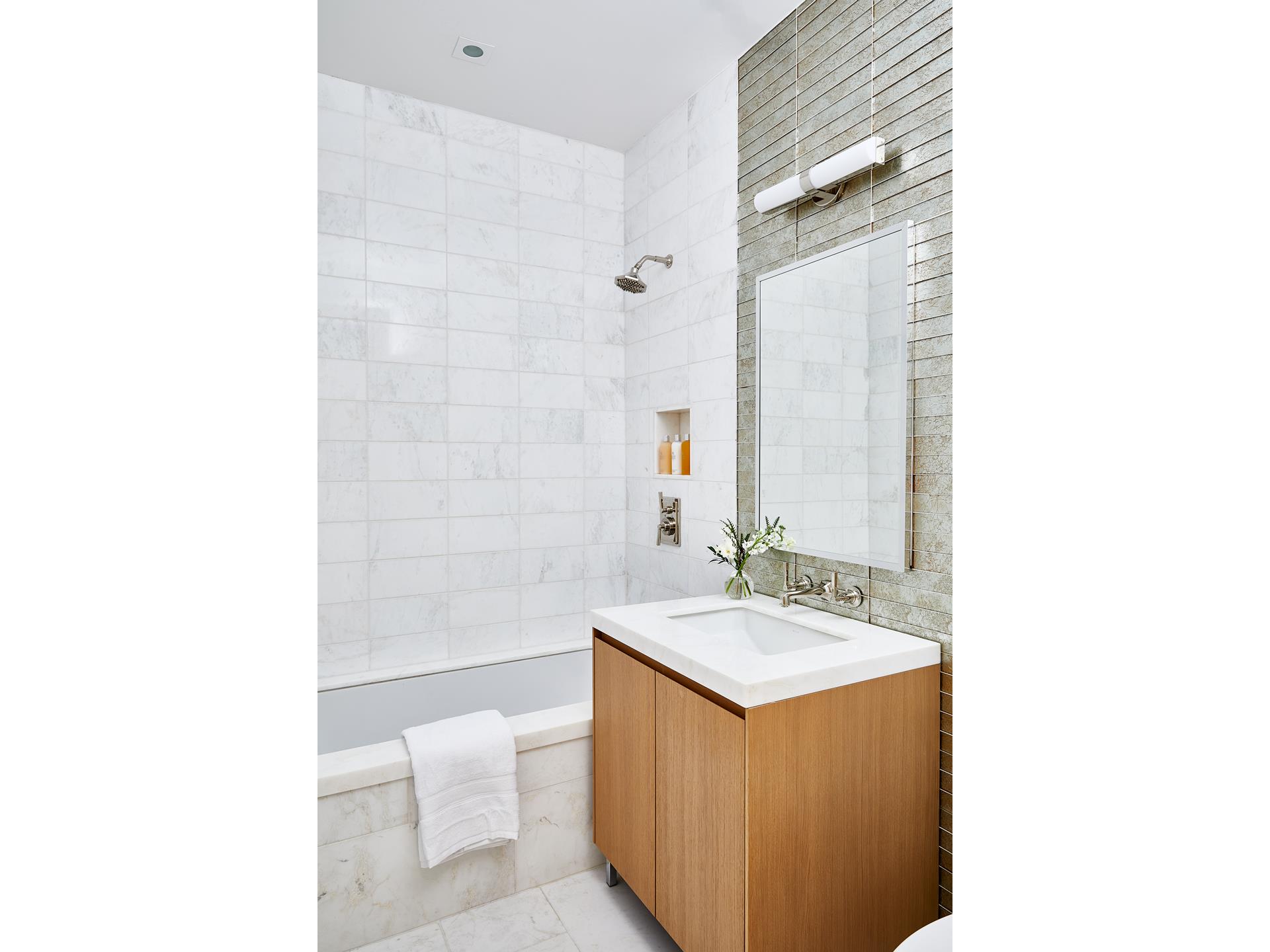 215 E 19TH Street 2G