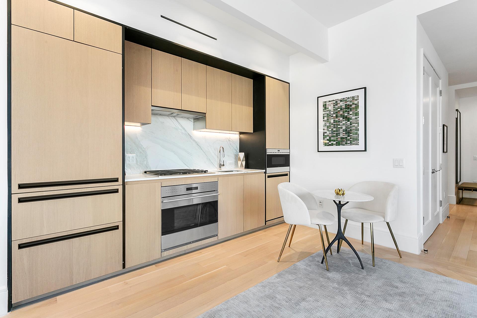 215 E 19TH Street 2G