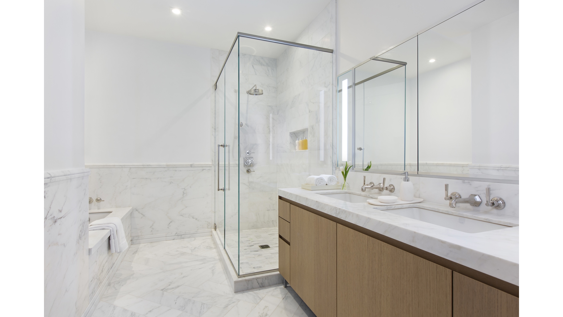 215 E 19TH Street 10B