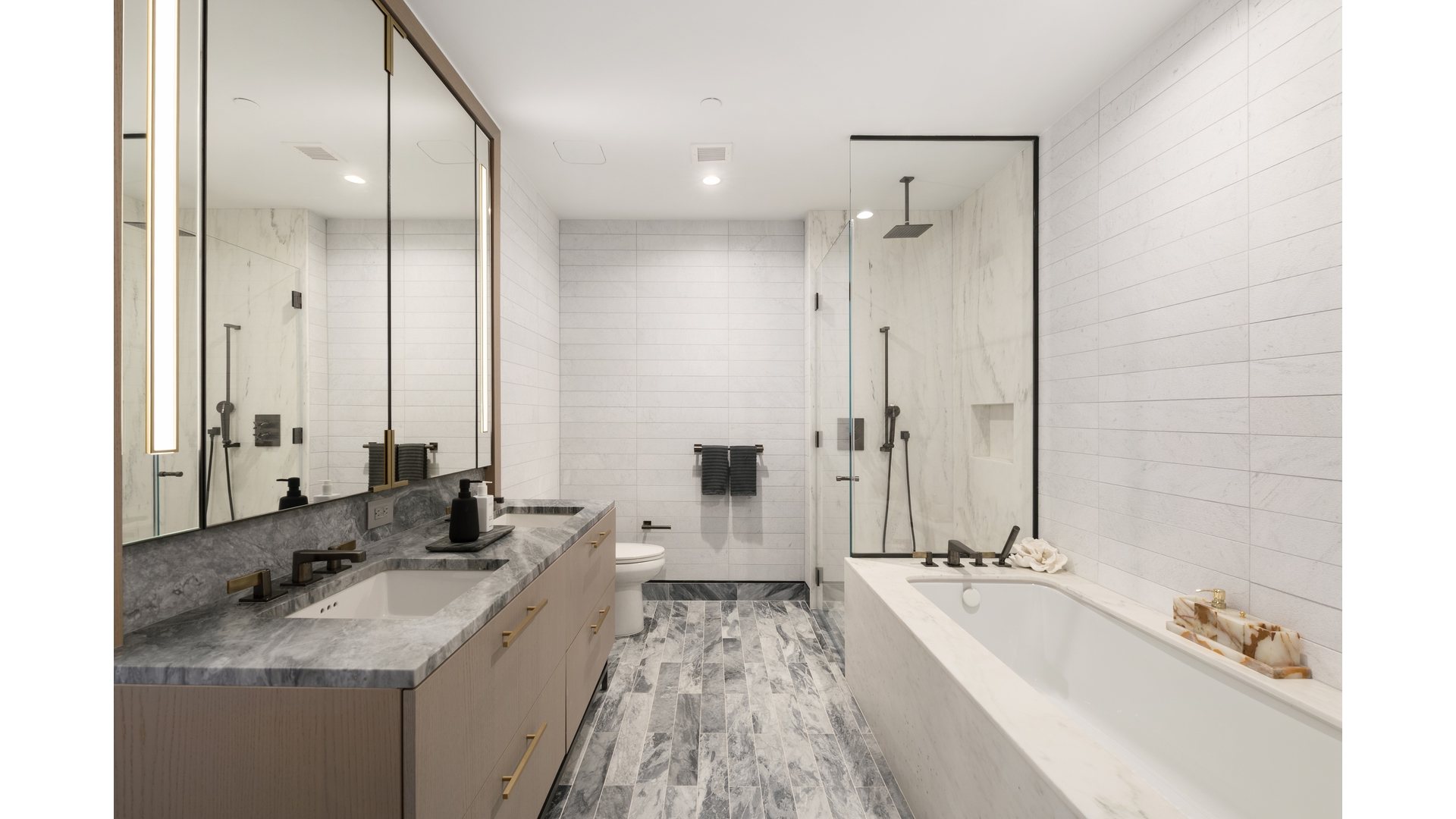 91 LEONARD Street PH1