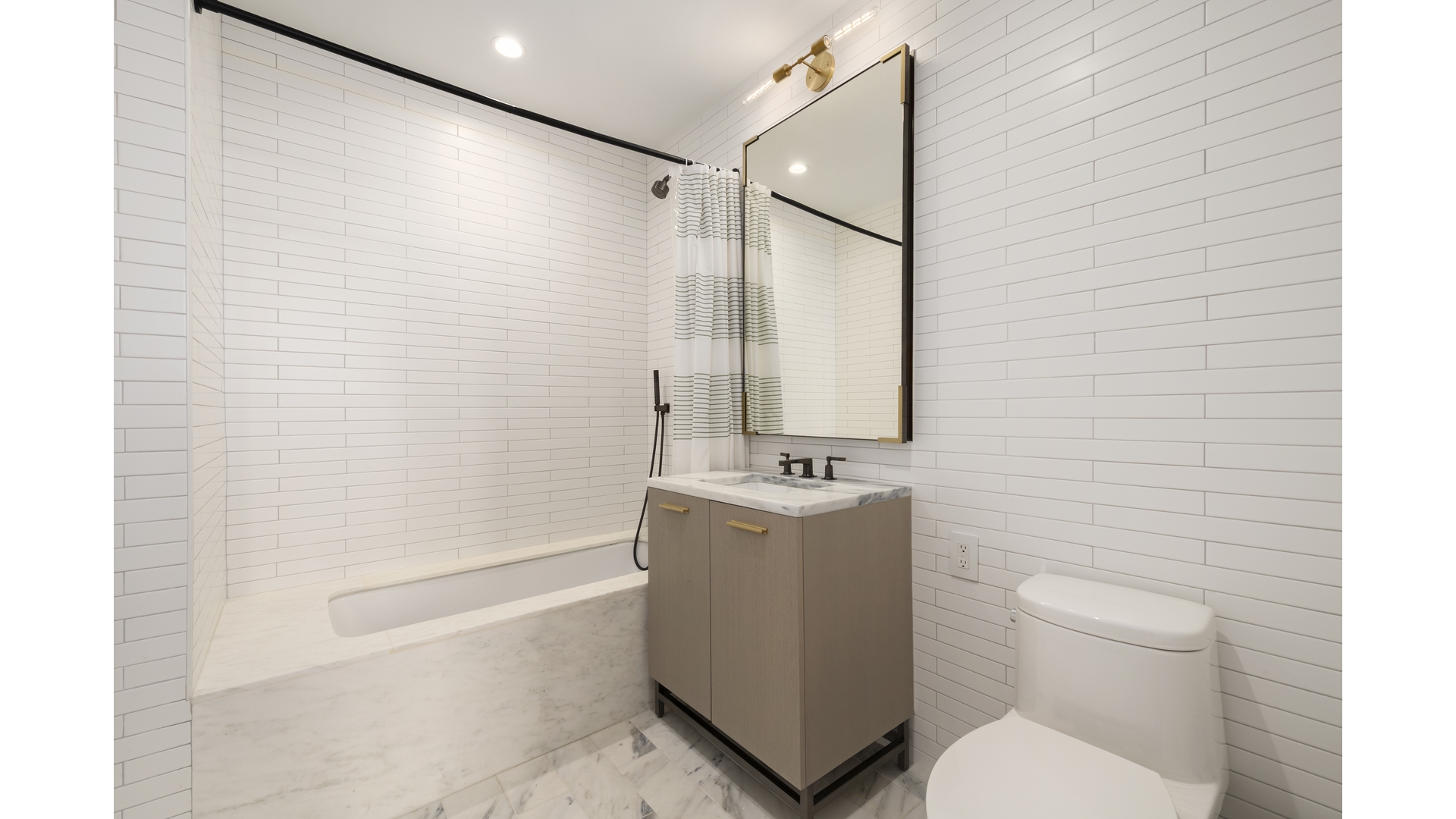91 LEONARD Street PH1