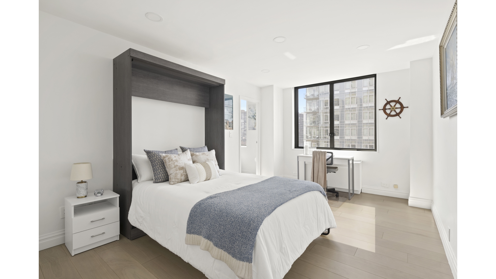 300 E 54TH Street 19DE