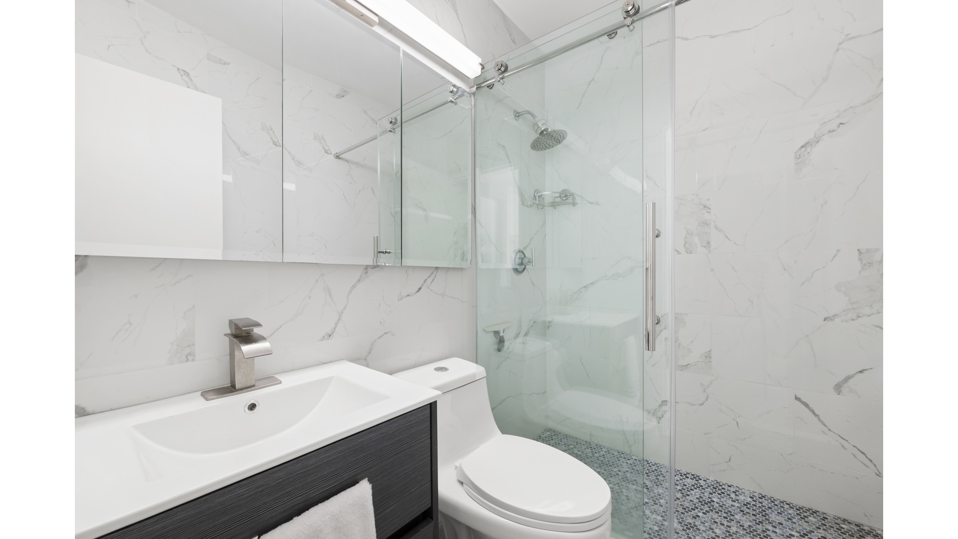 300 E 54TH Street 19DE