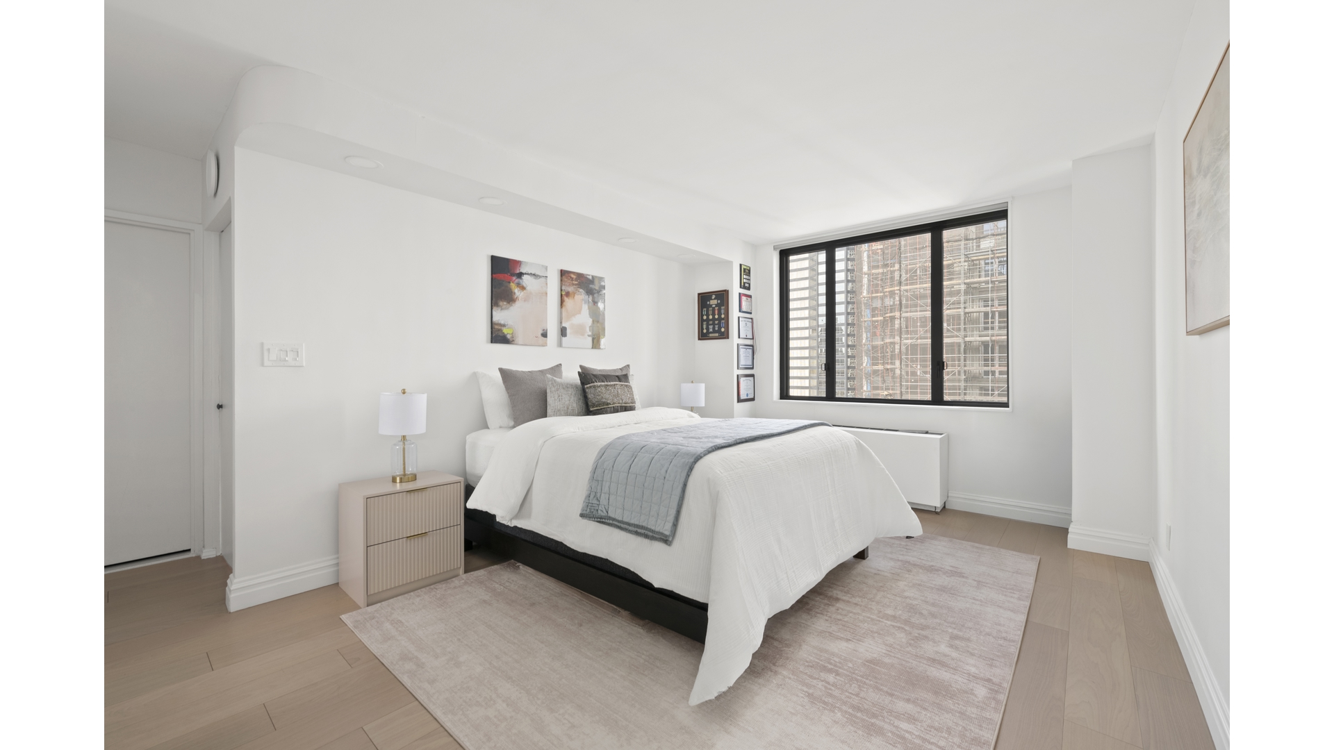 300 E 54TH Street 19DE