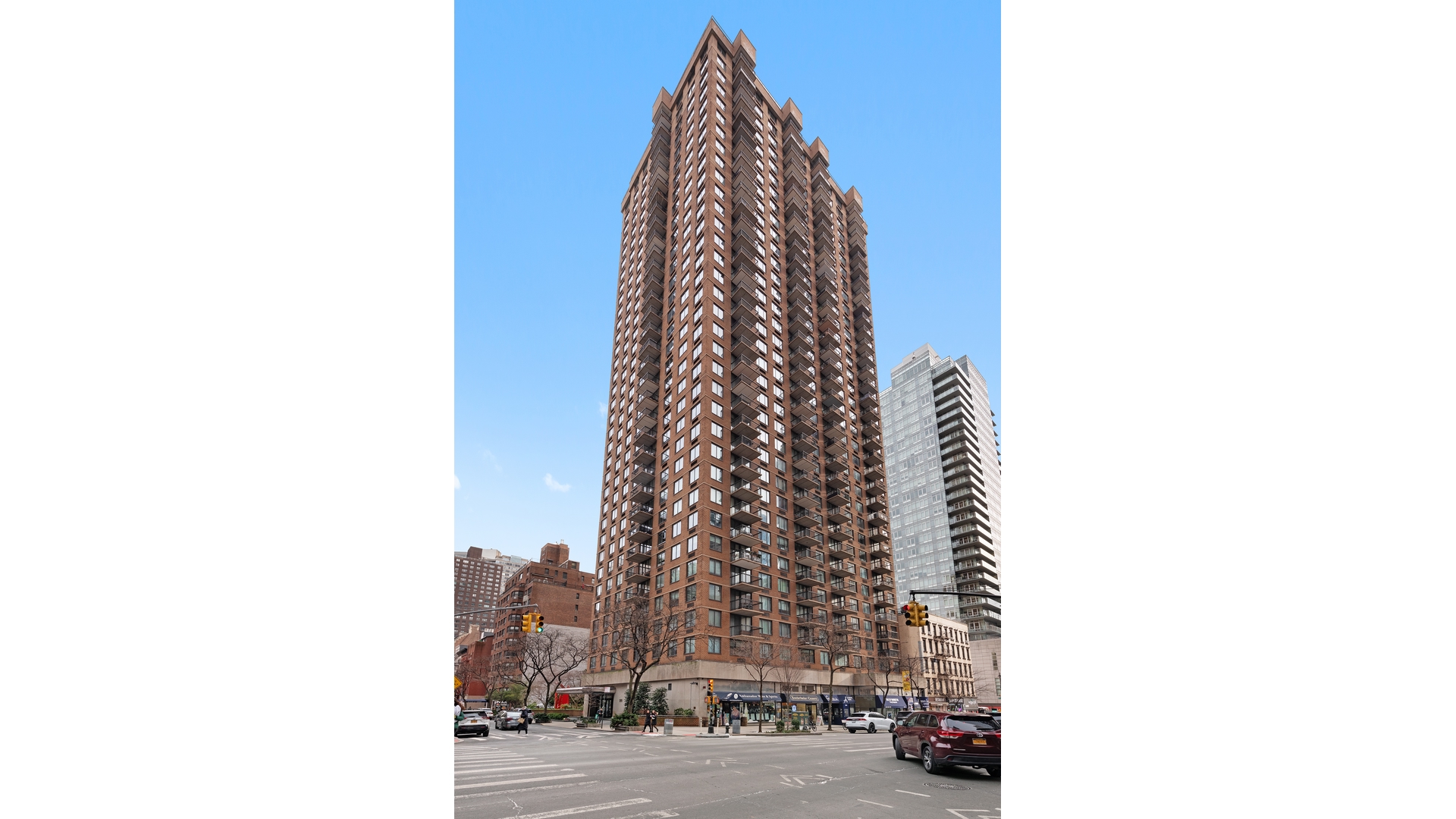 300 E 54TH Street 19DE