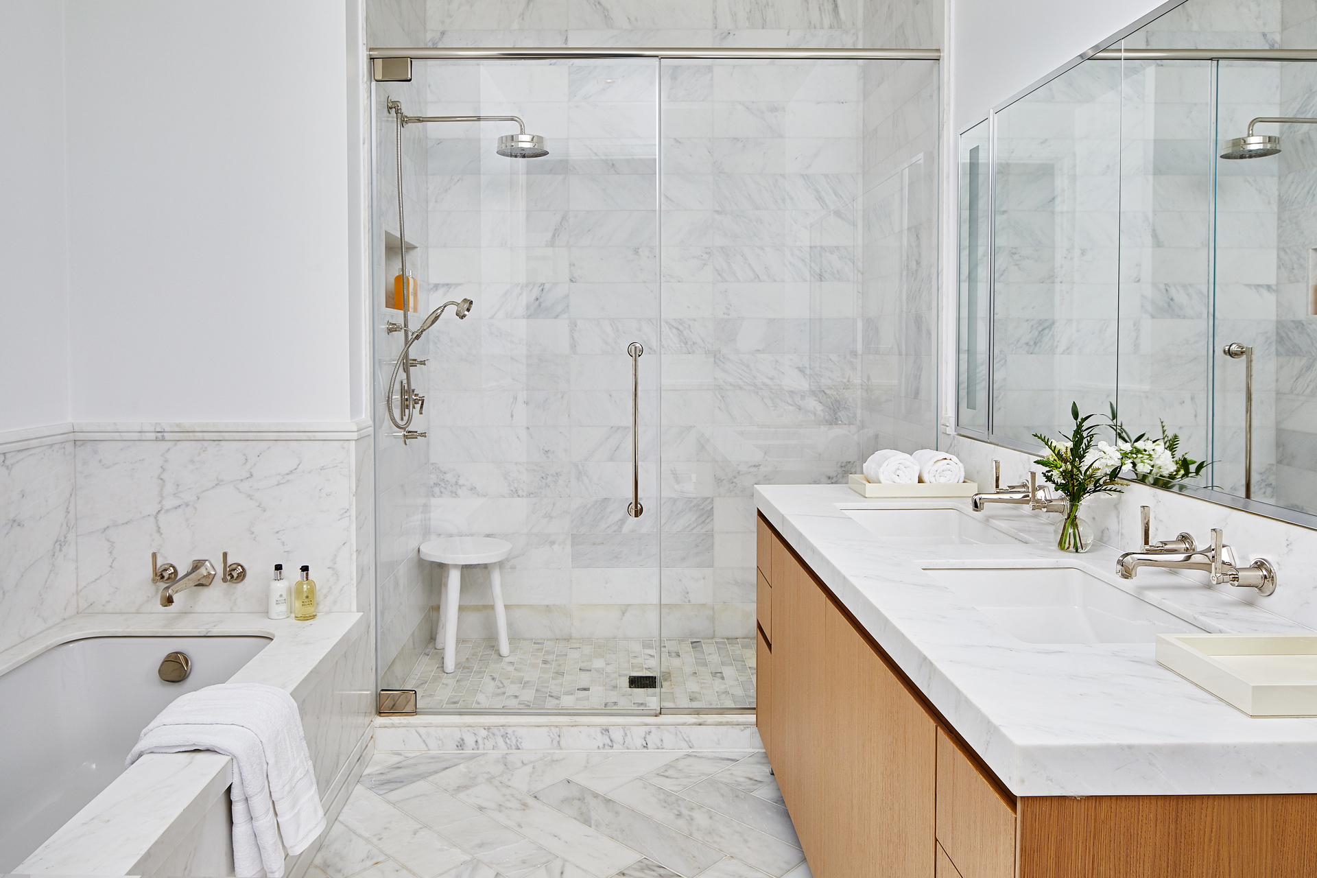 215 E 19TH Street 2E