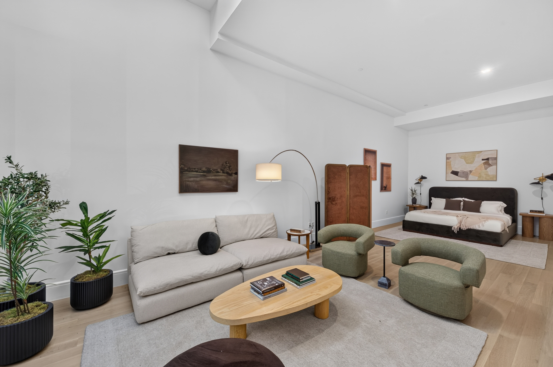 215 E 19TH Street 1G
