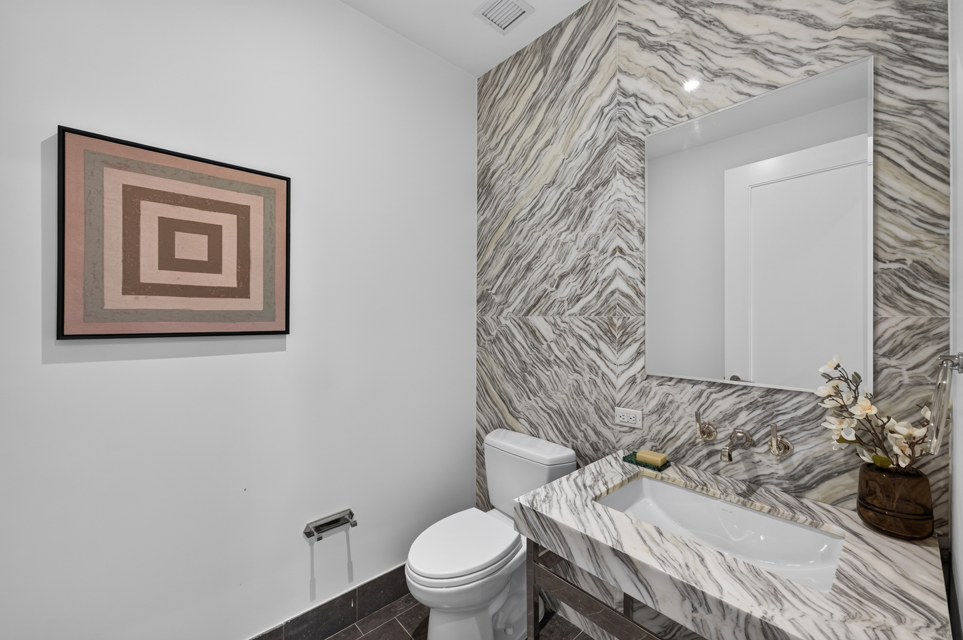 215 E 19TH Street 1G