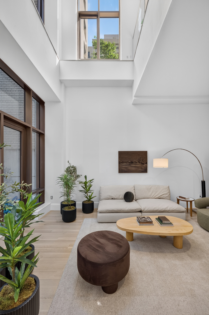 215 E 19TH Street 1G
