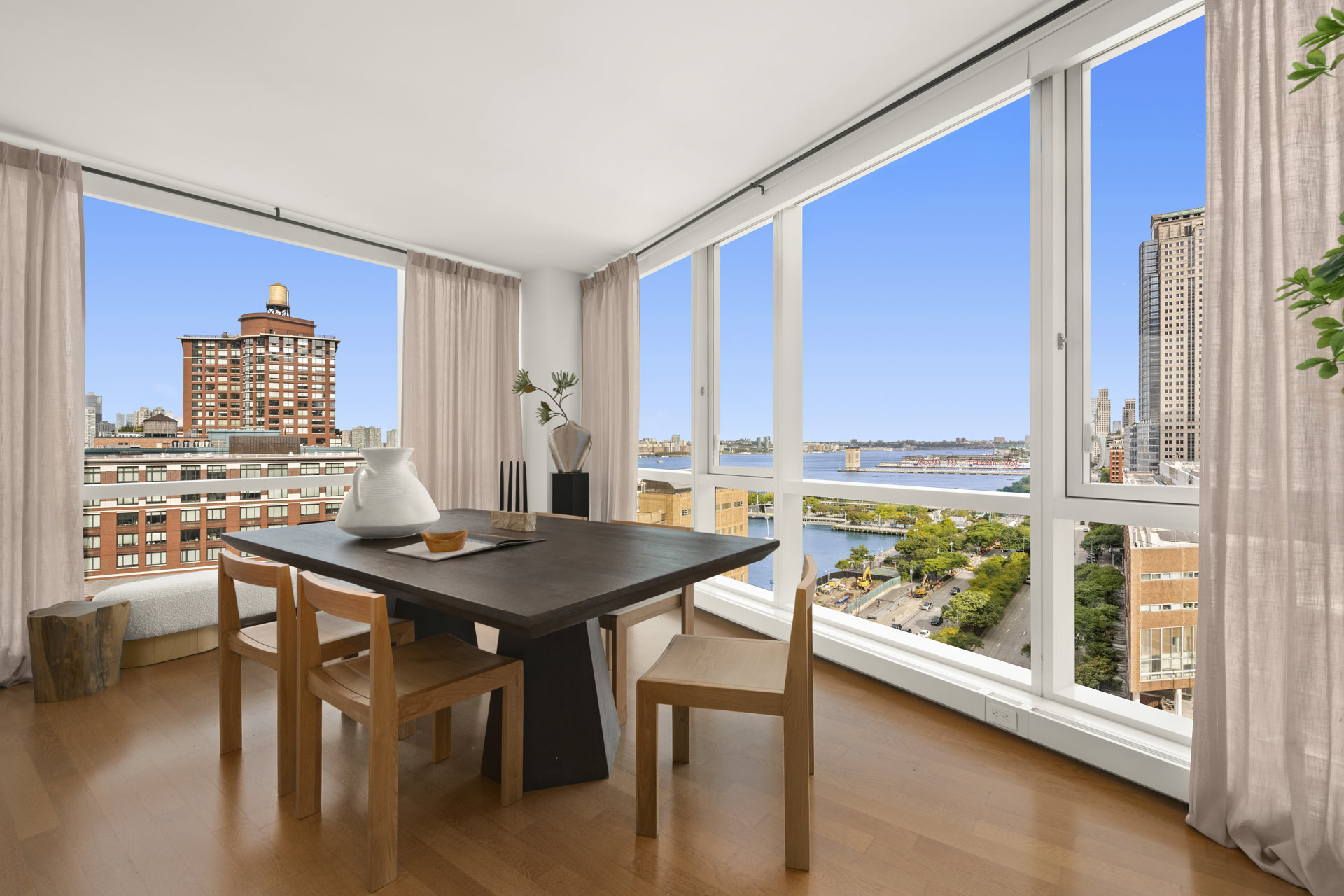 200 CHAMBERS Street 15C