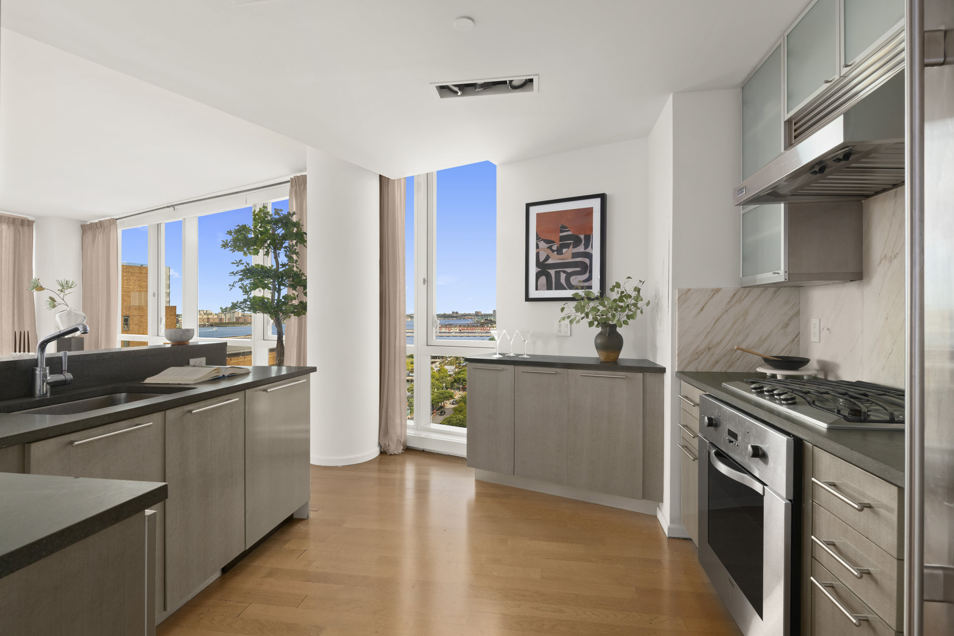 200 CHAMBERS Street 15C
