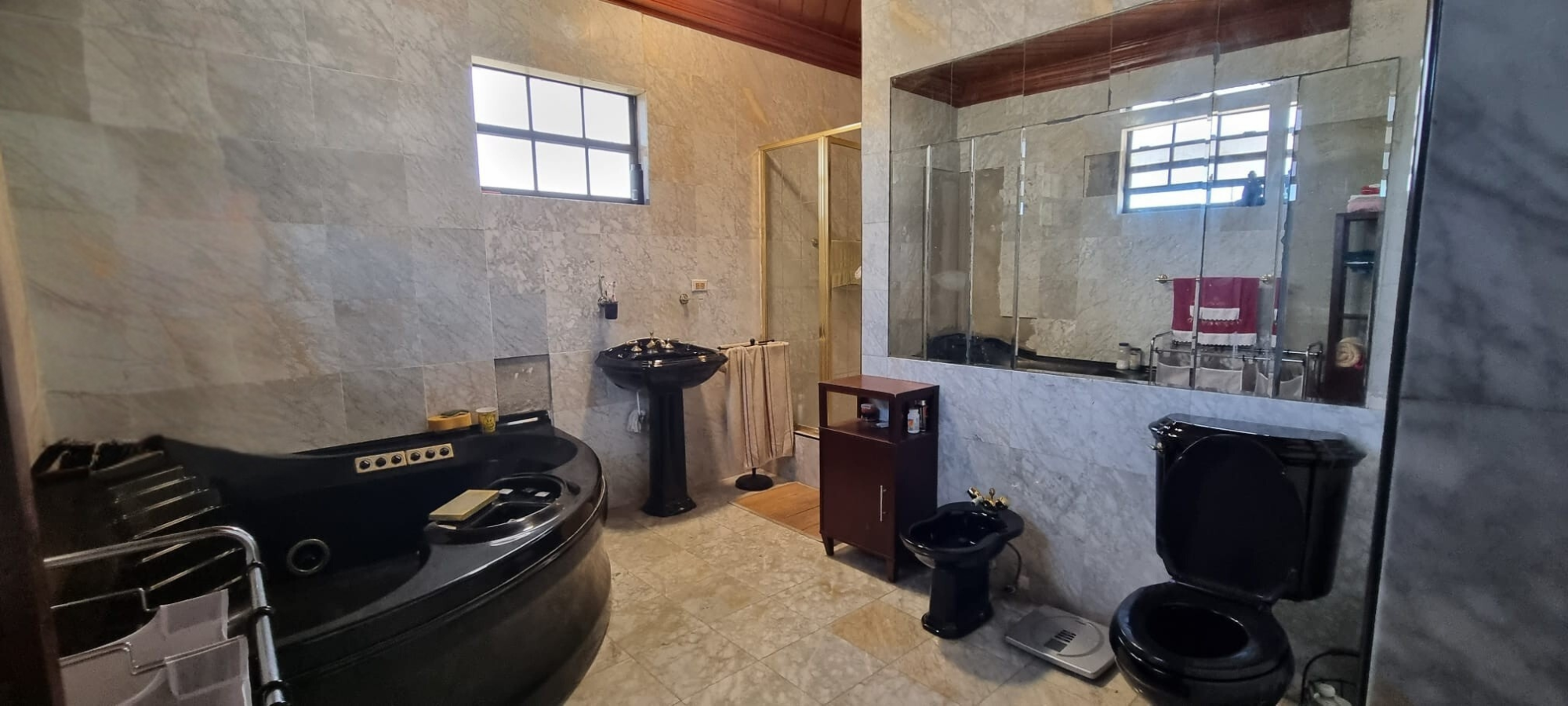 SEA BREEZE ESTATES