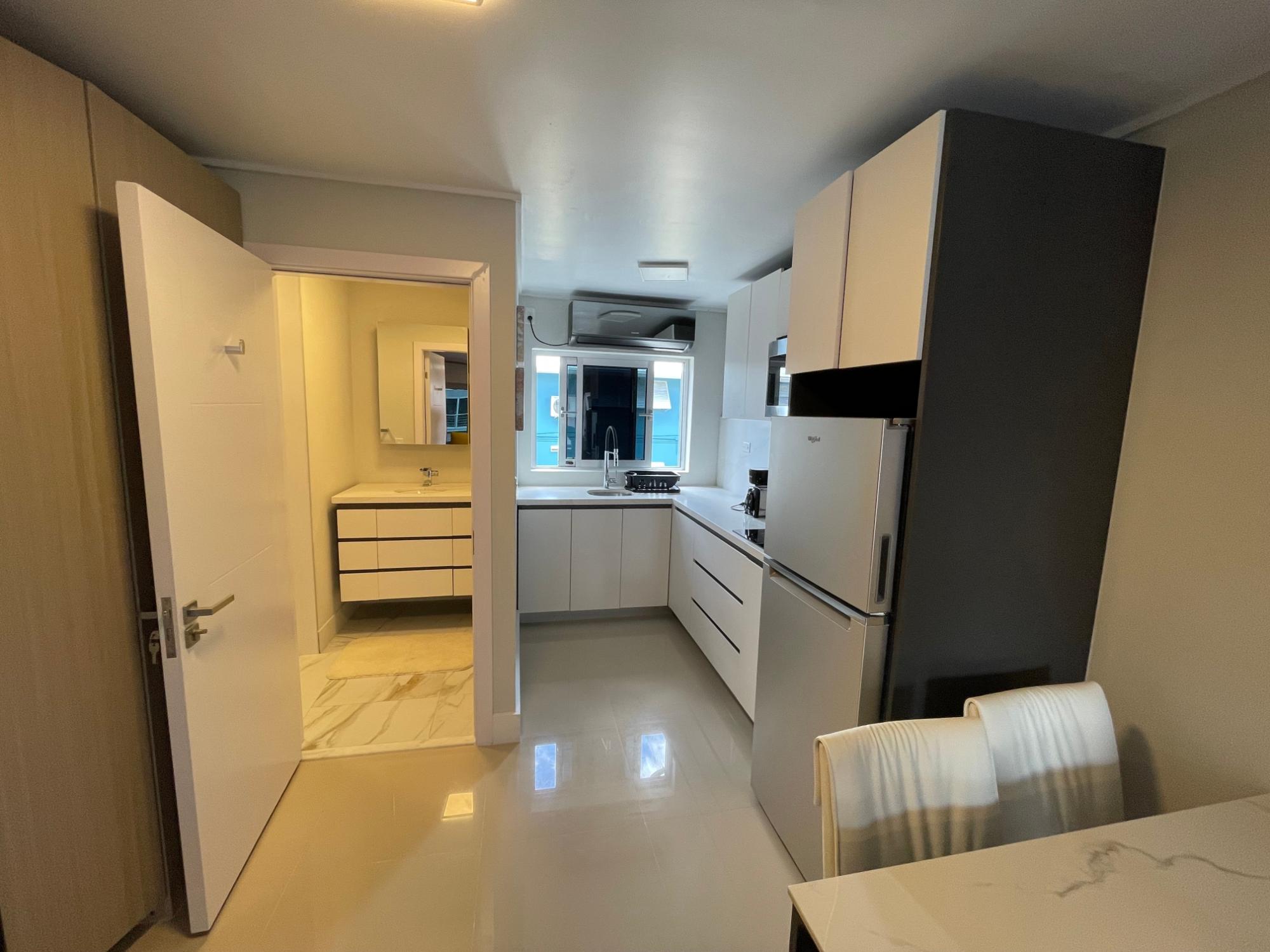 WEST BAY STREET Unit: 1