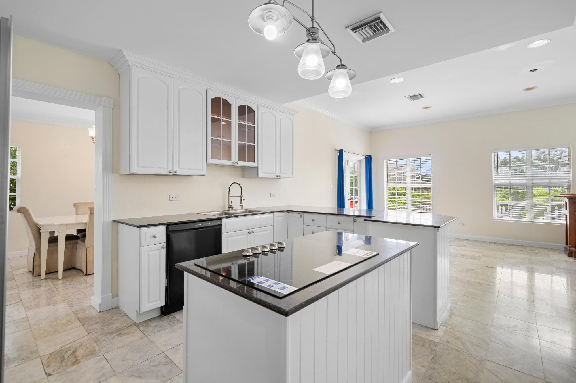 19 GOVERNORS CAY, SANDYPORT