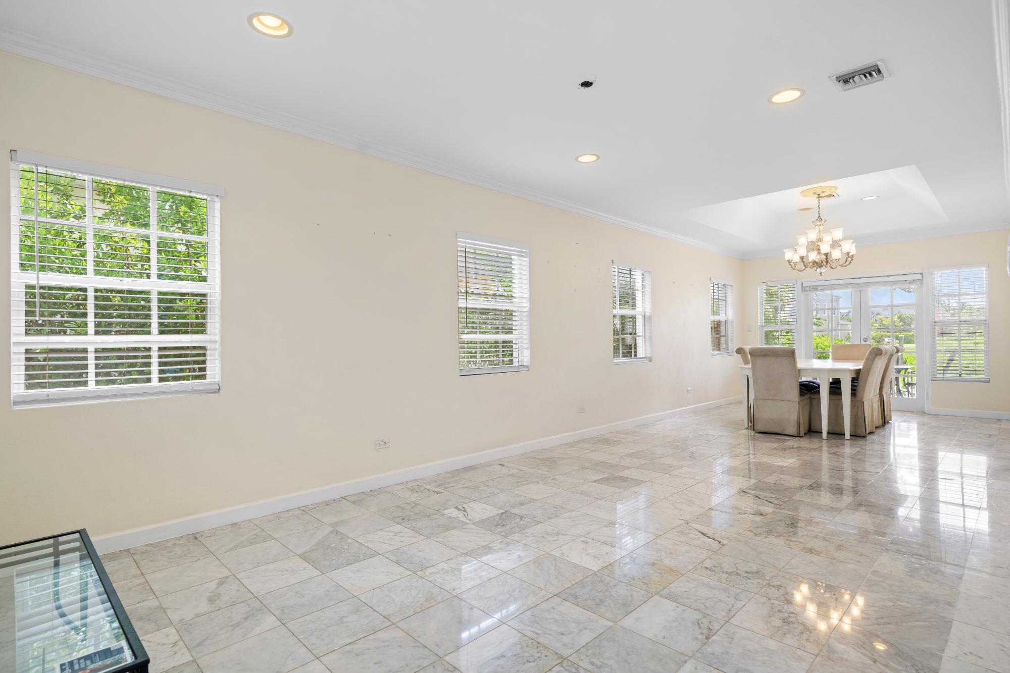 19 GOVERNORS CAY, SANDYPORT