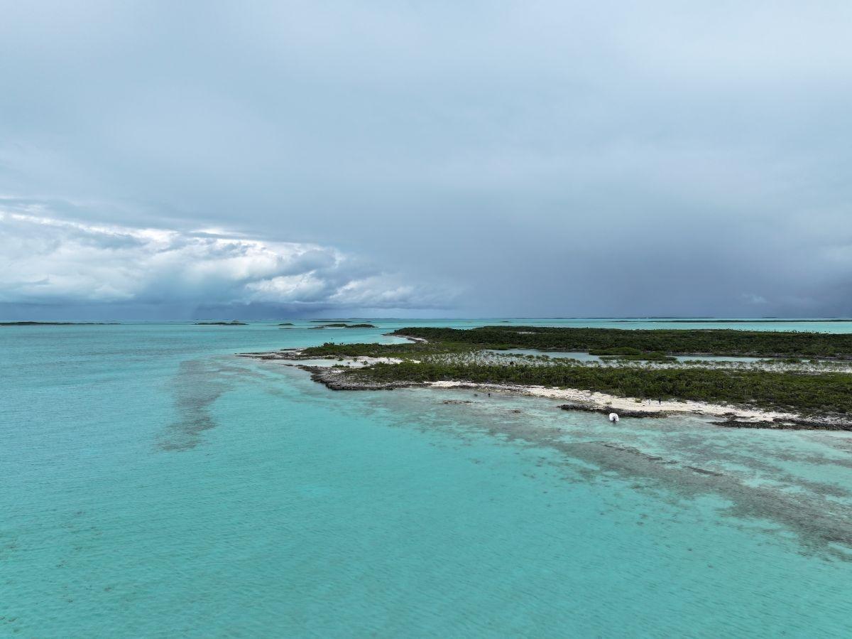 GOLD RING CAY