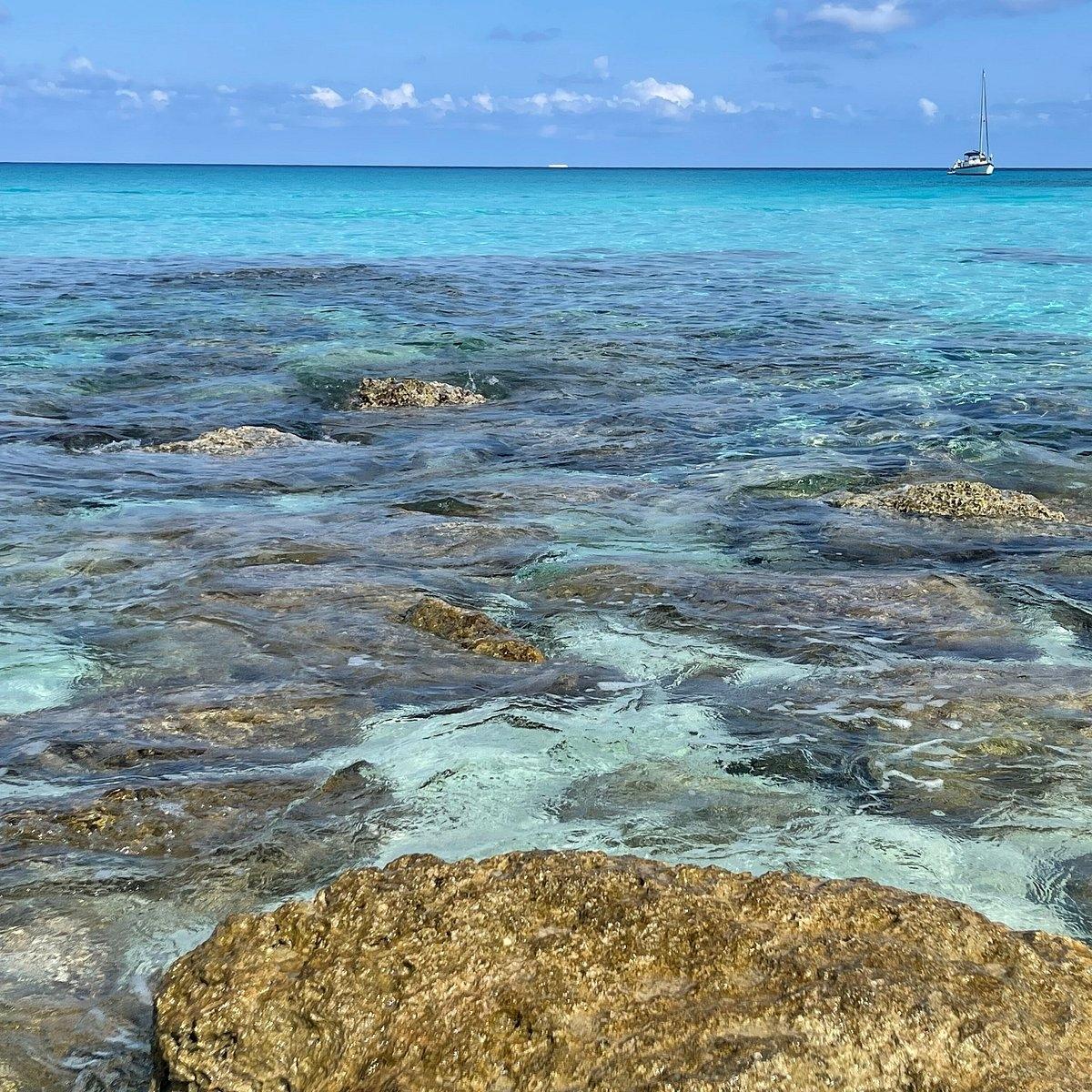 15 QUEENS HIGHWAY ALICE TOWN BIMINI