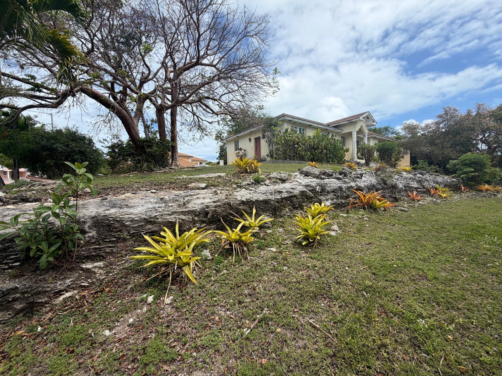 32 WOODLAND WAY