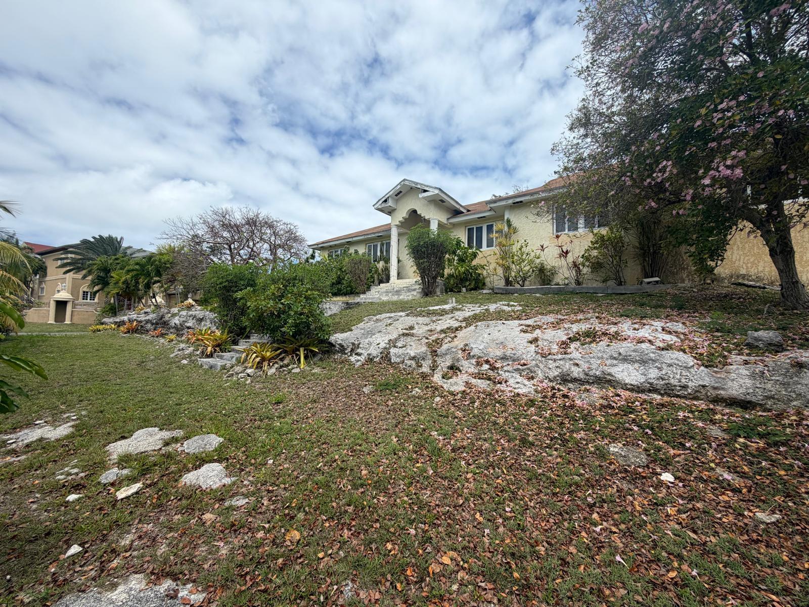 32 WOODLAND WAY