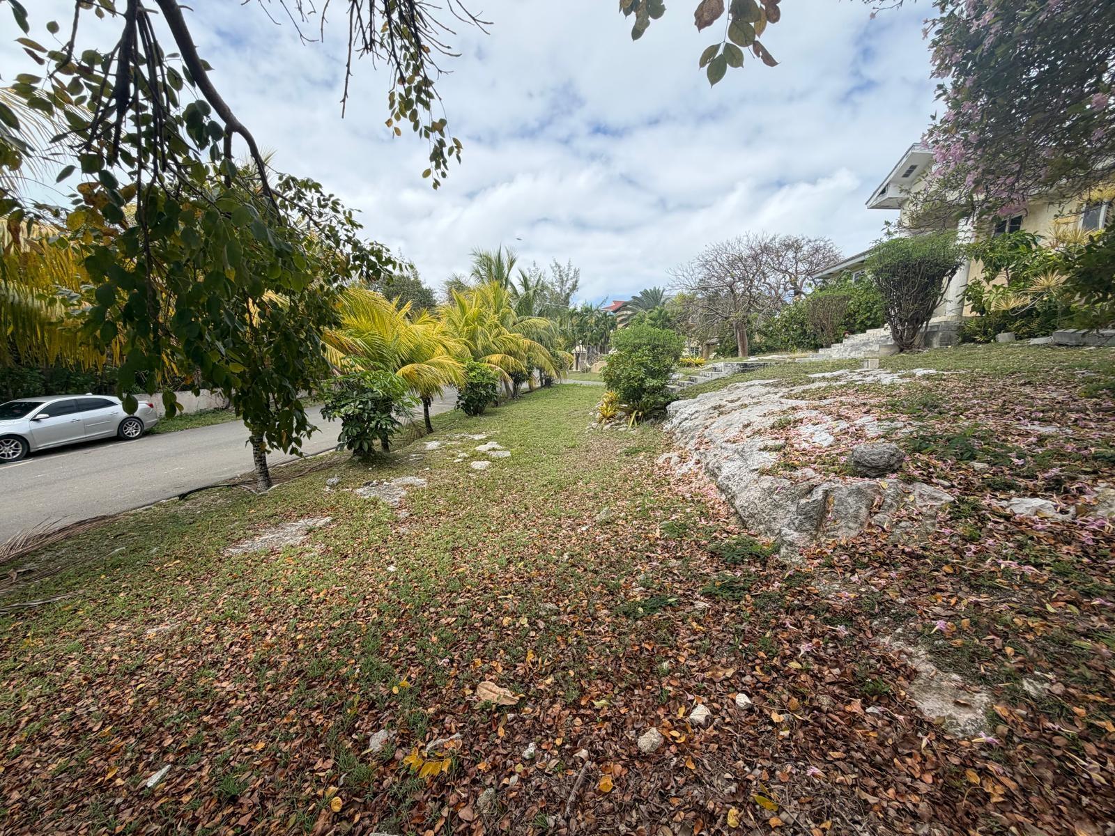 32 WOODLAND WAY