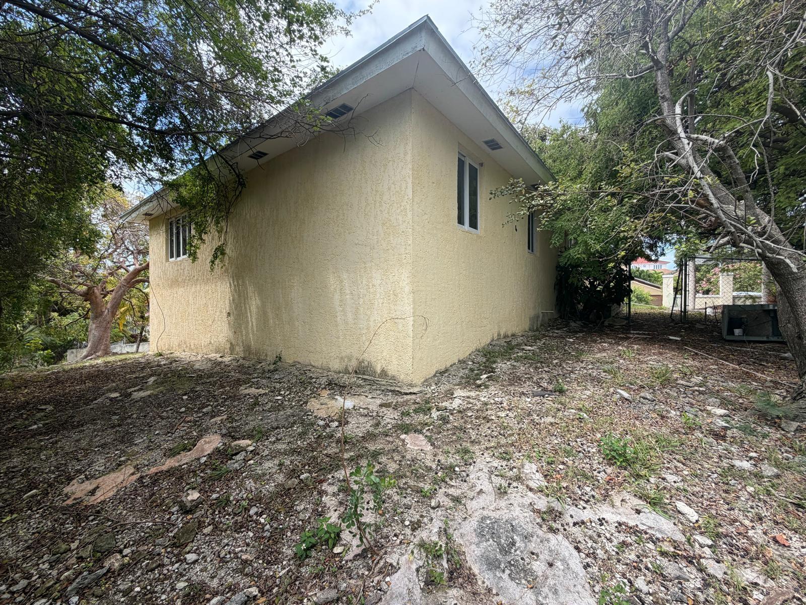 32 WOODLAND WAY
