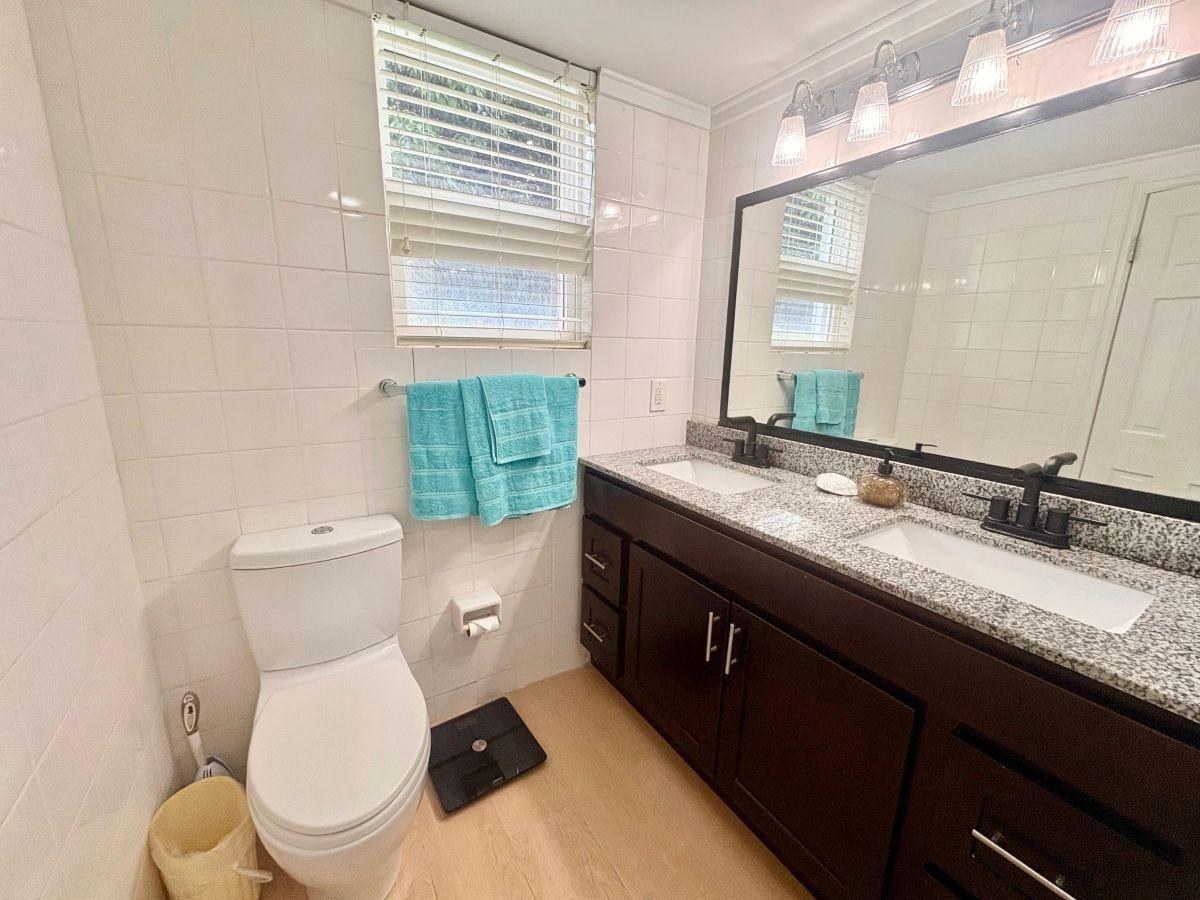 PARADISE ISLAND DR Unit: 10