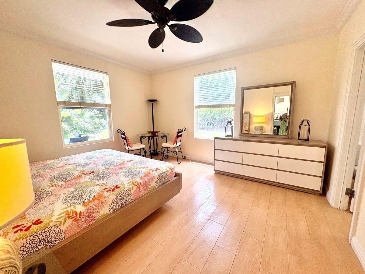 PARADISE ISLAND DR Unit: 10