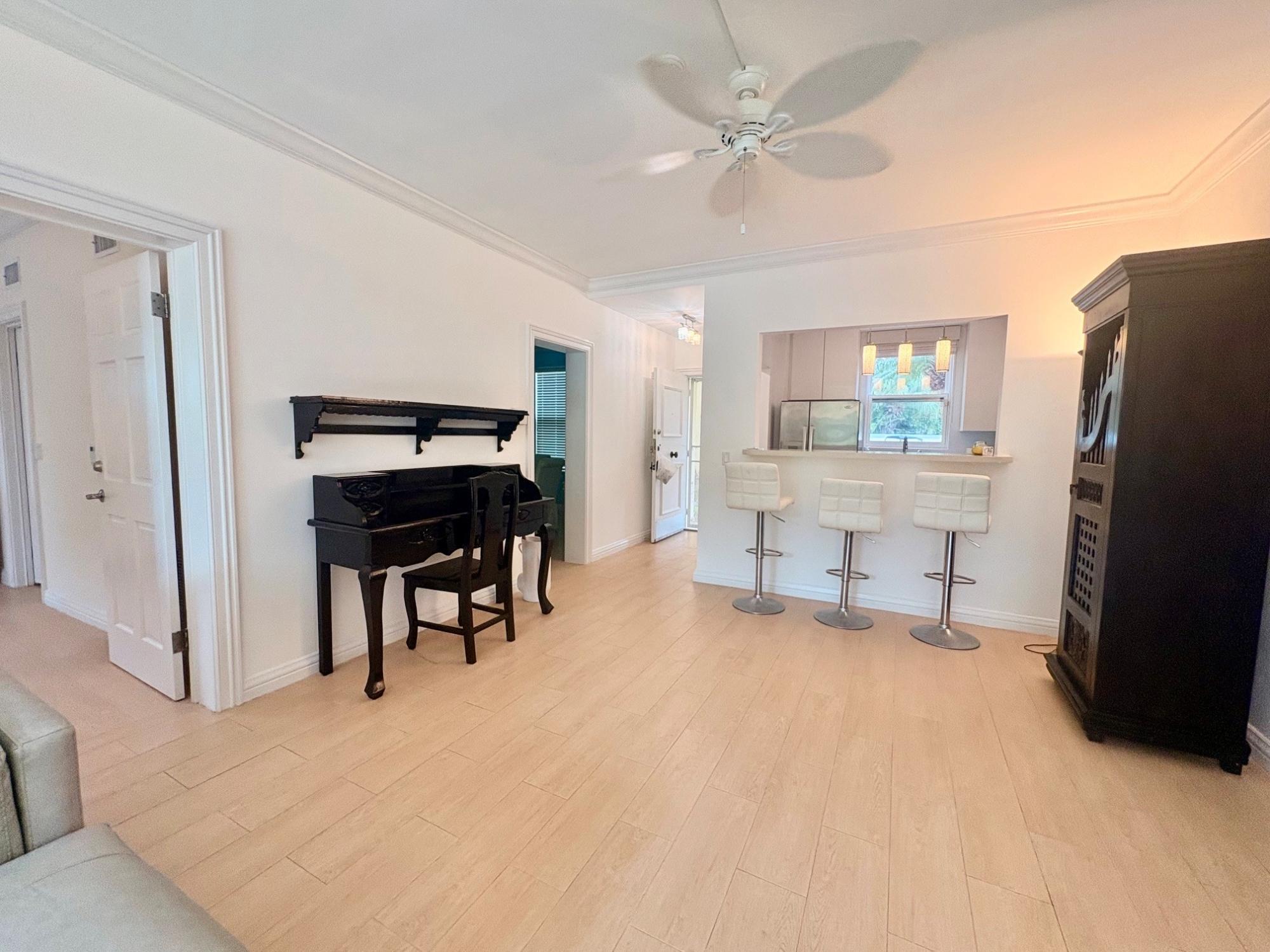 PARADISE ISLAND DR Unit: 10