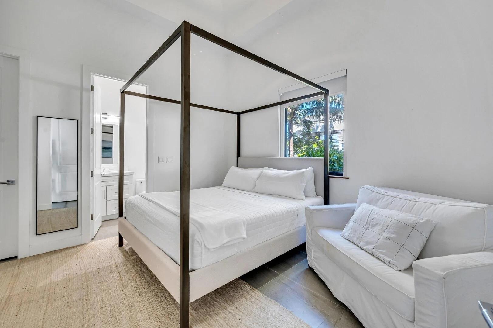 2404 ROCKWELL ISLAND Unit: 2404