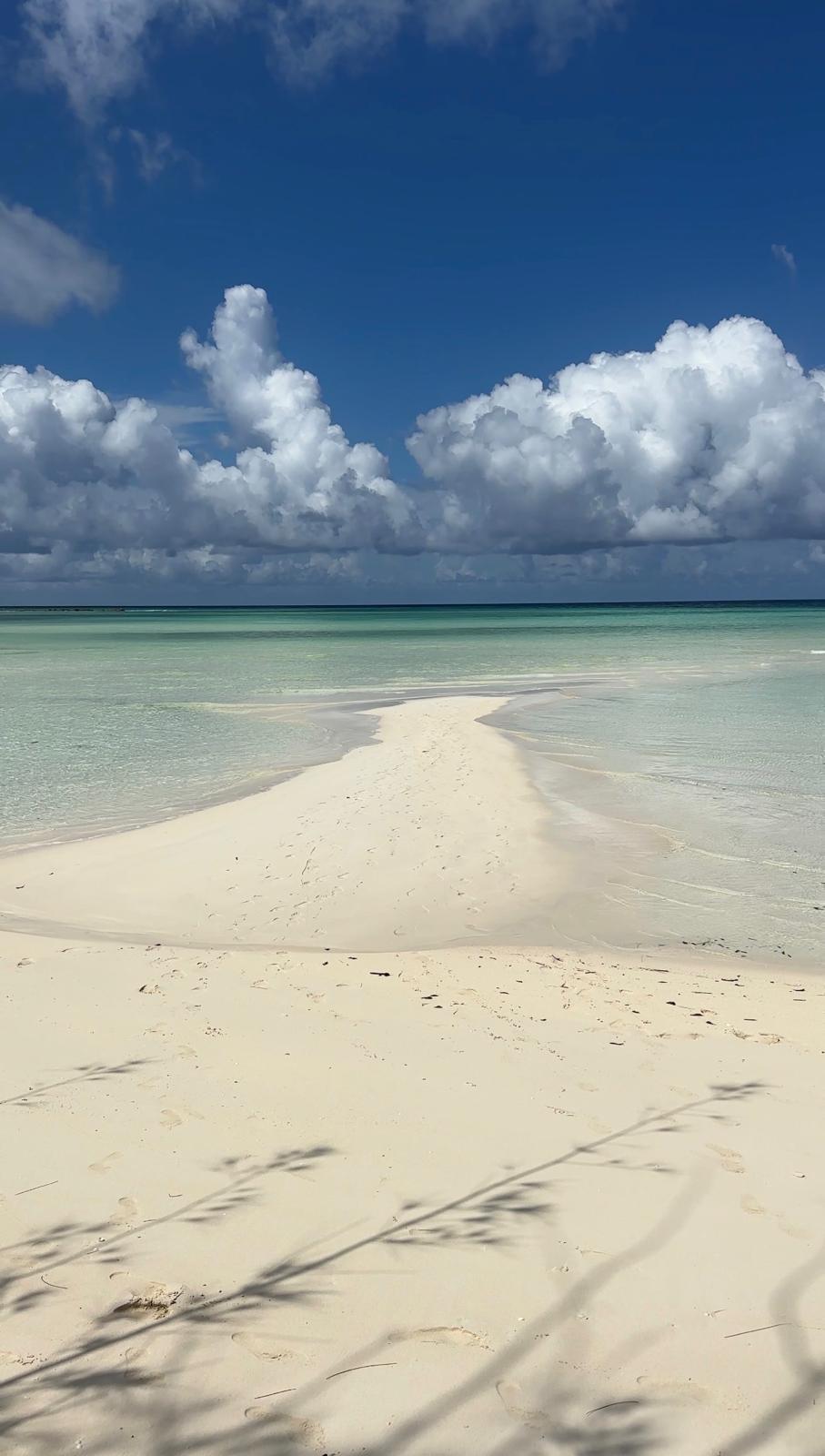 LERU. / LERAUX CAY