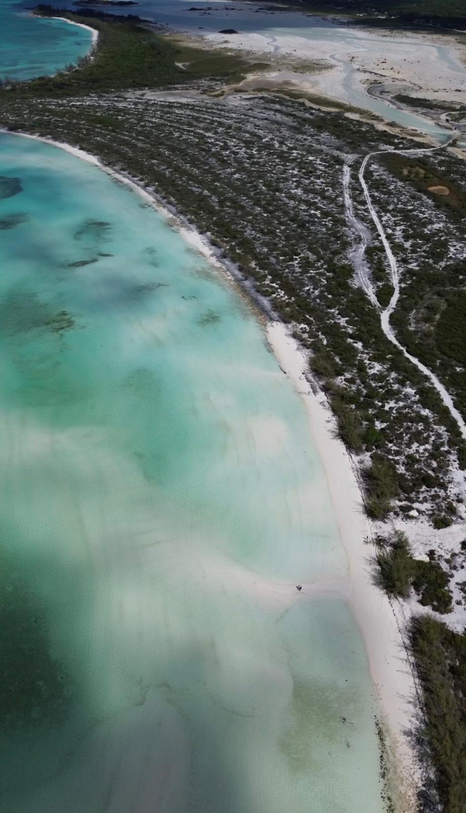 LERU. / LERAUX CAY