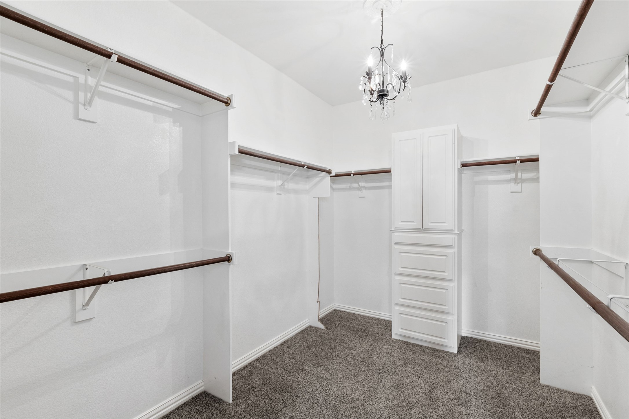 2904 Willowdale Court