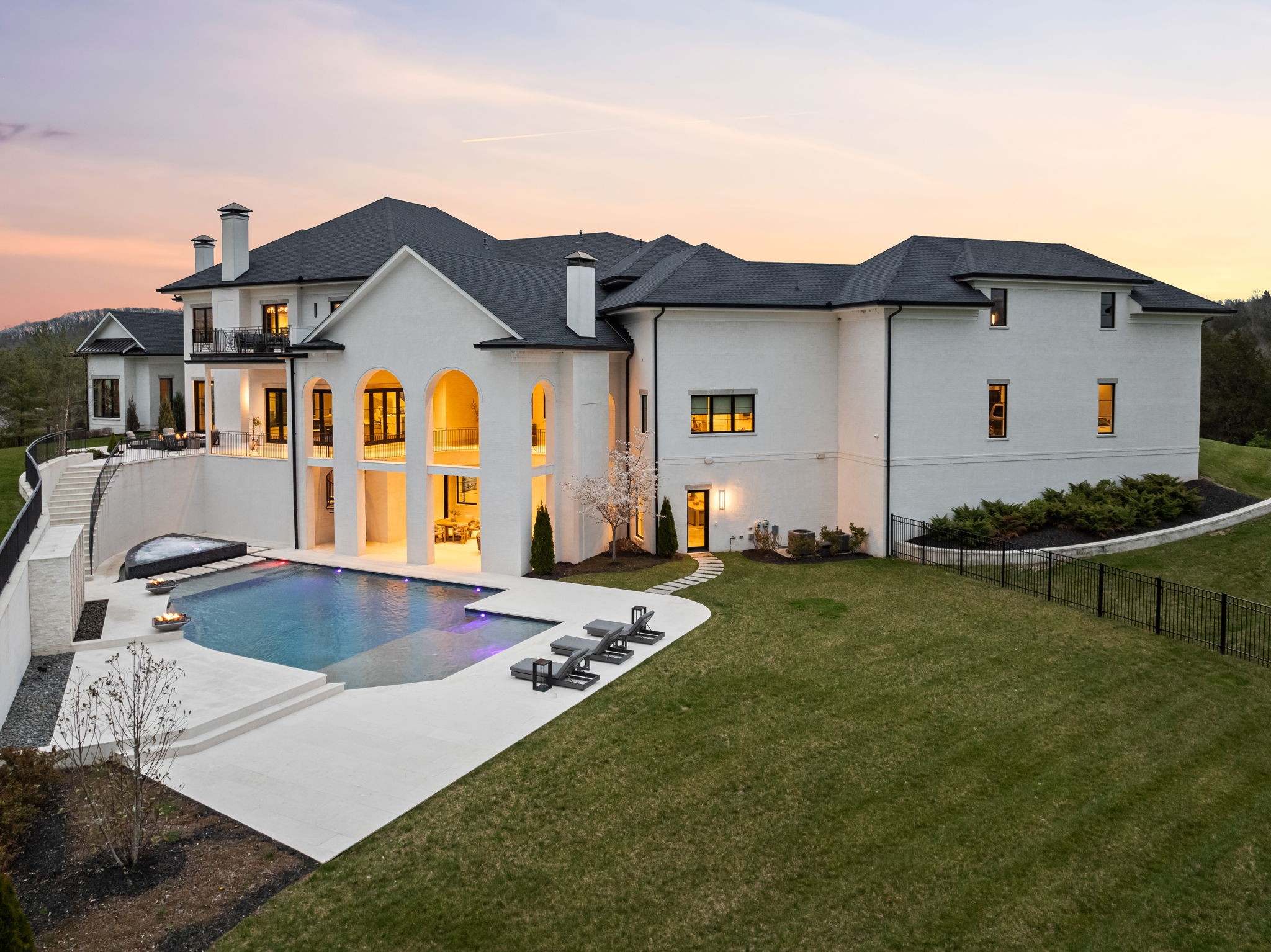 2407 Hidden River Ln