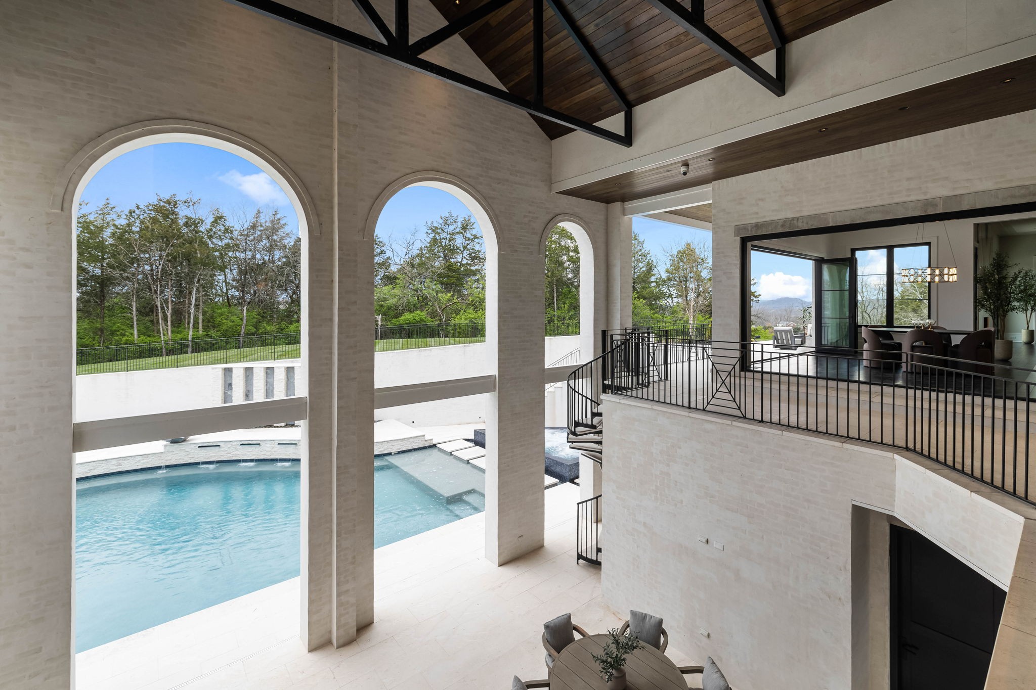 2407 Hidden River Ln