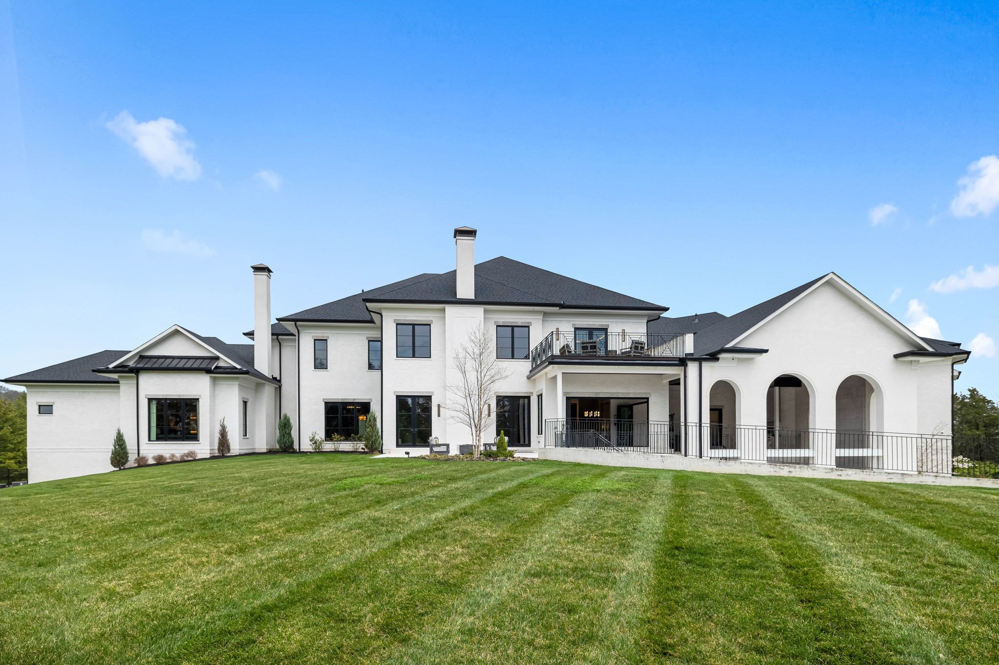2407 Hidden River Ln