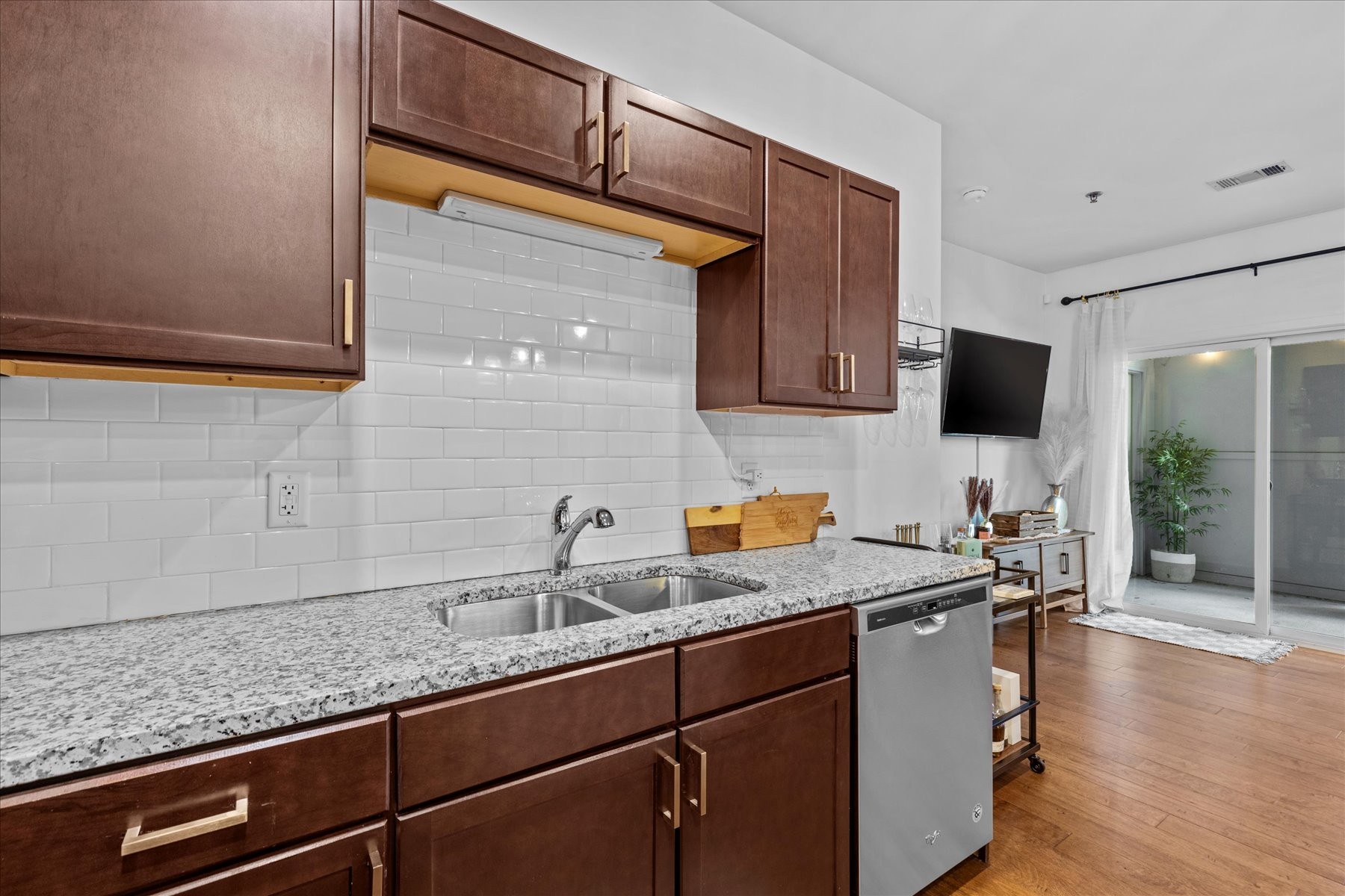 1122 Litton Ave Unit: 215