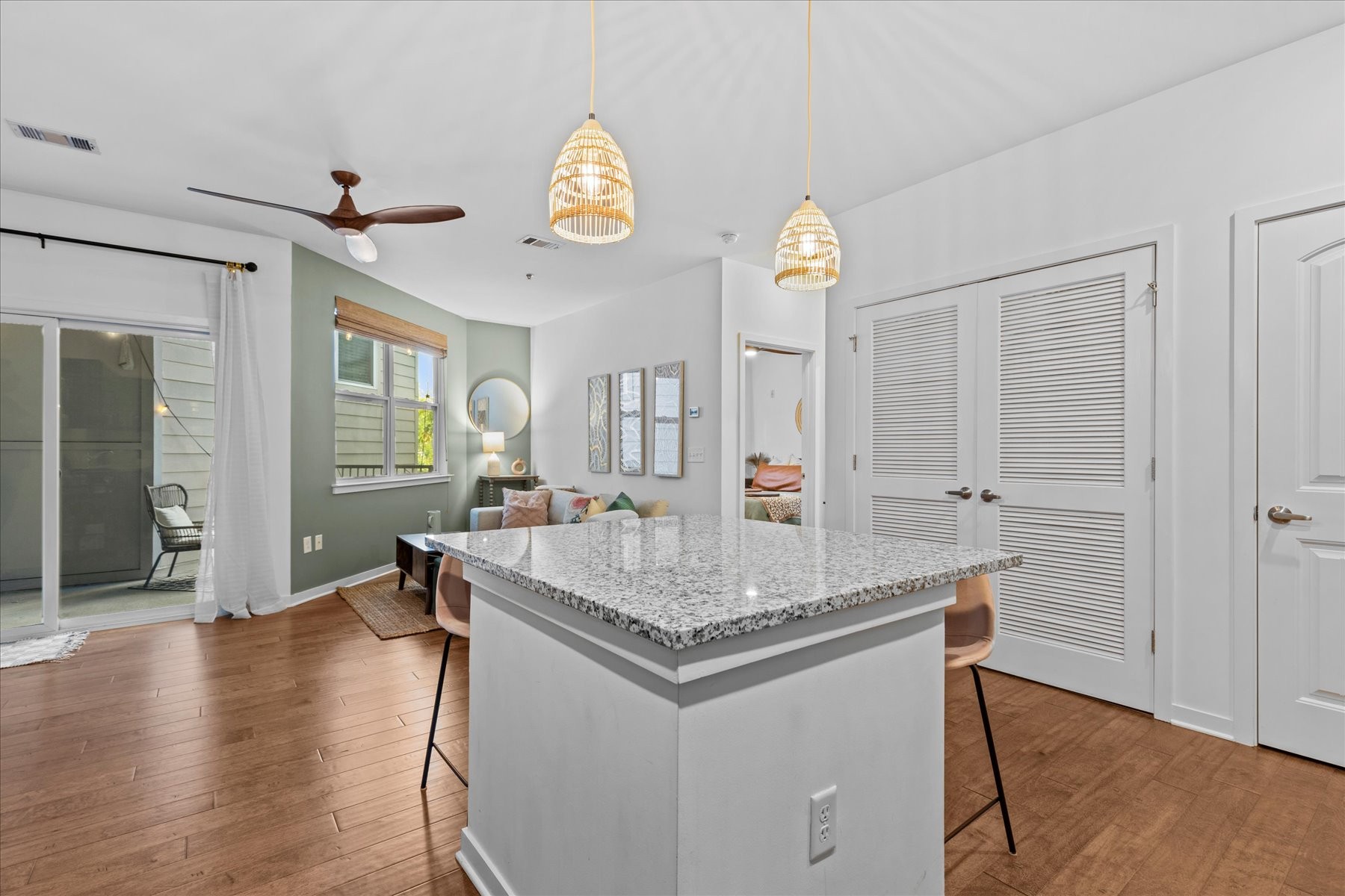 1122 Litton Ave Unit: 215