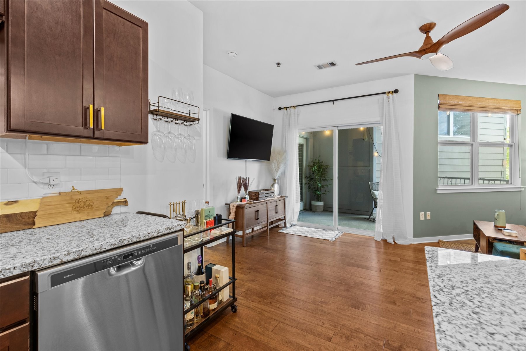 1122 Litton Ave Unit: 215