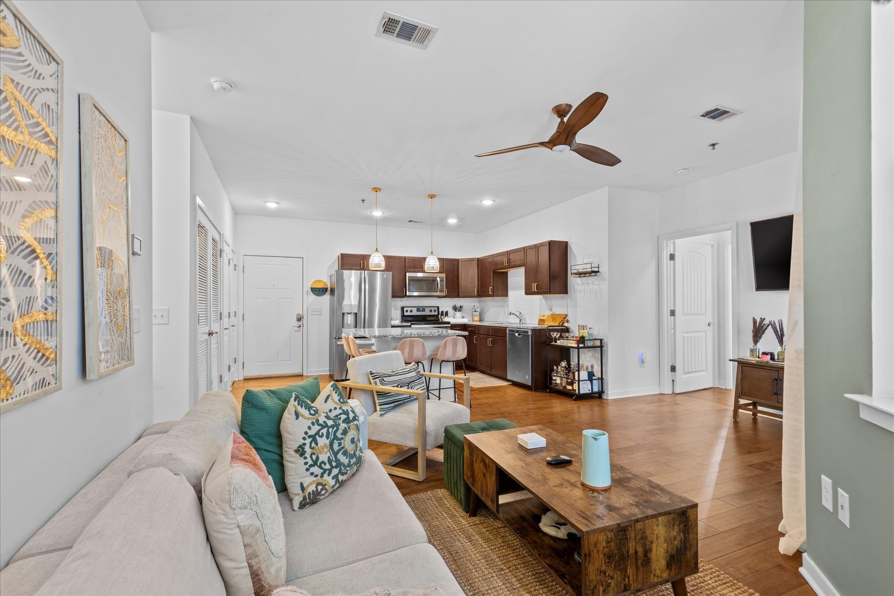 1122 Litton Ave Unit: 215