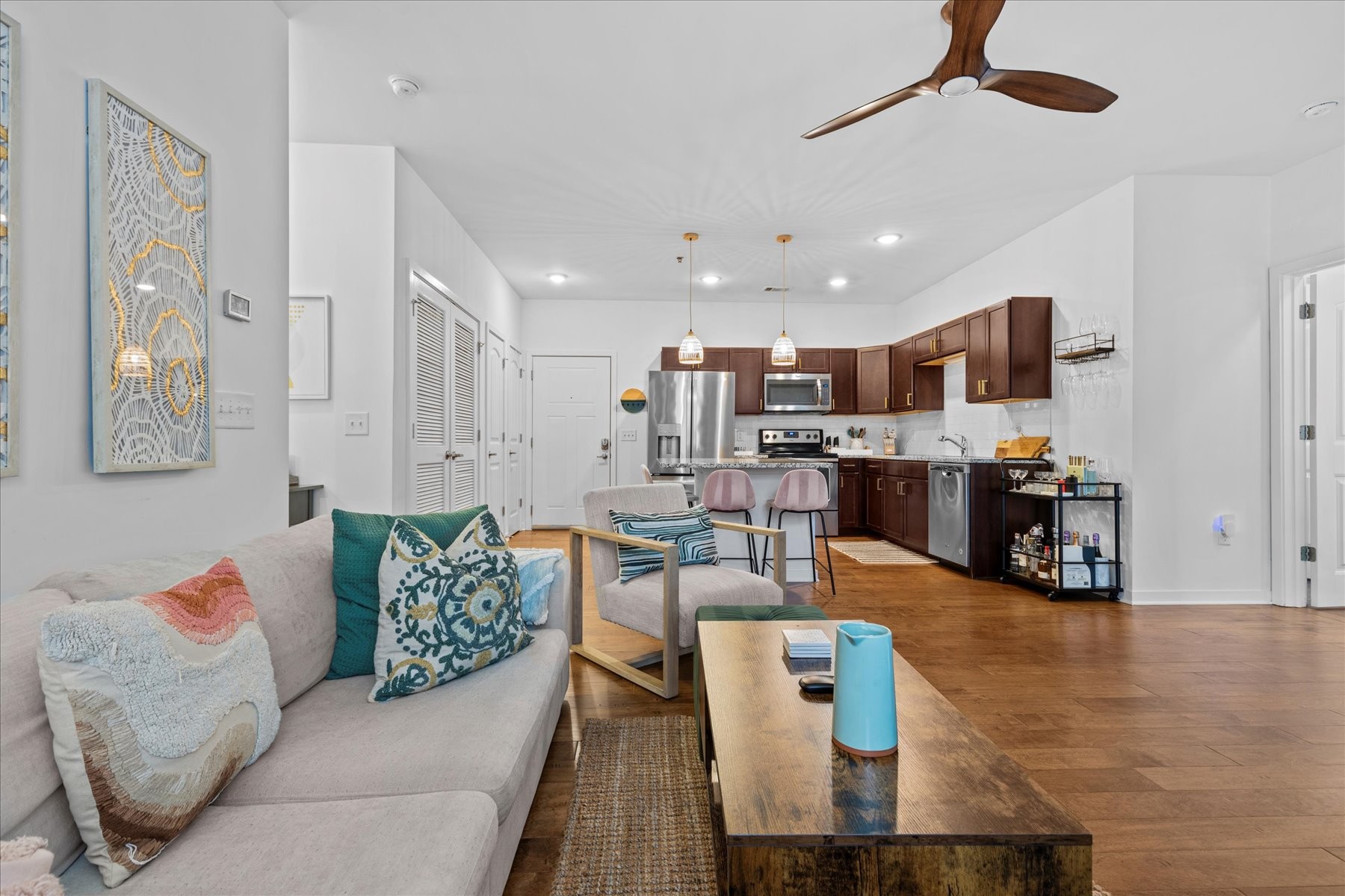 1122 Litton Ave Unit: 215