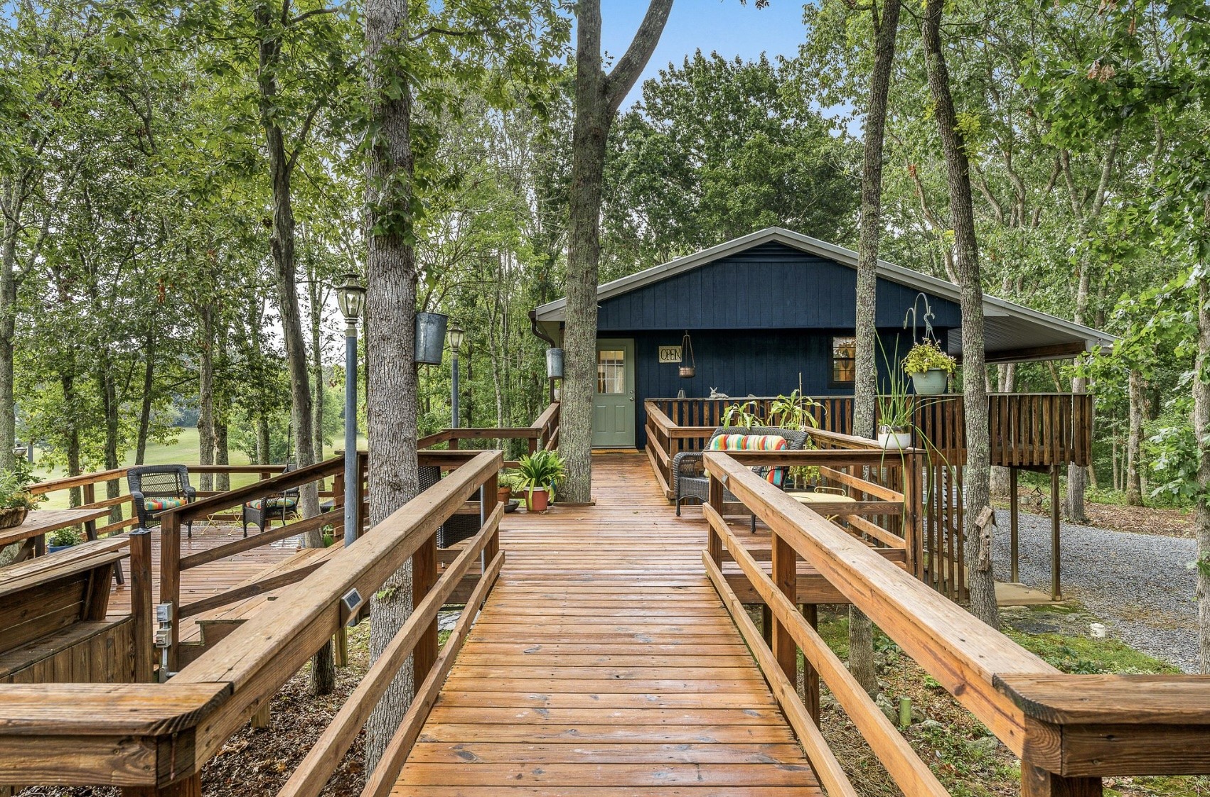 205 Gwynn Rd Unit: Hngr 9