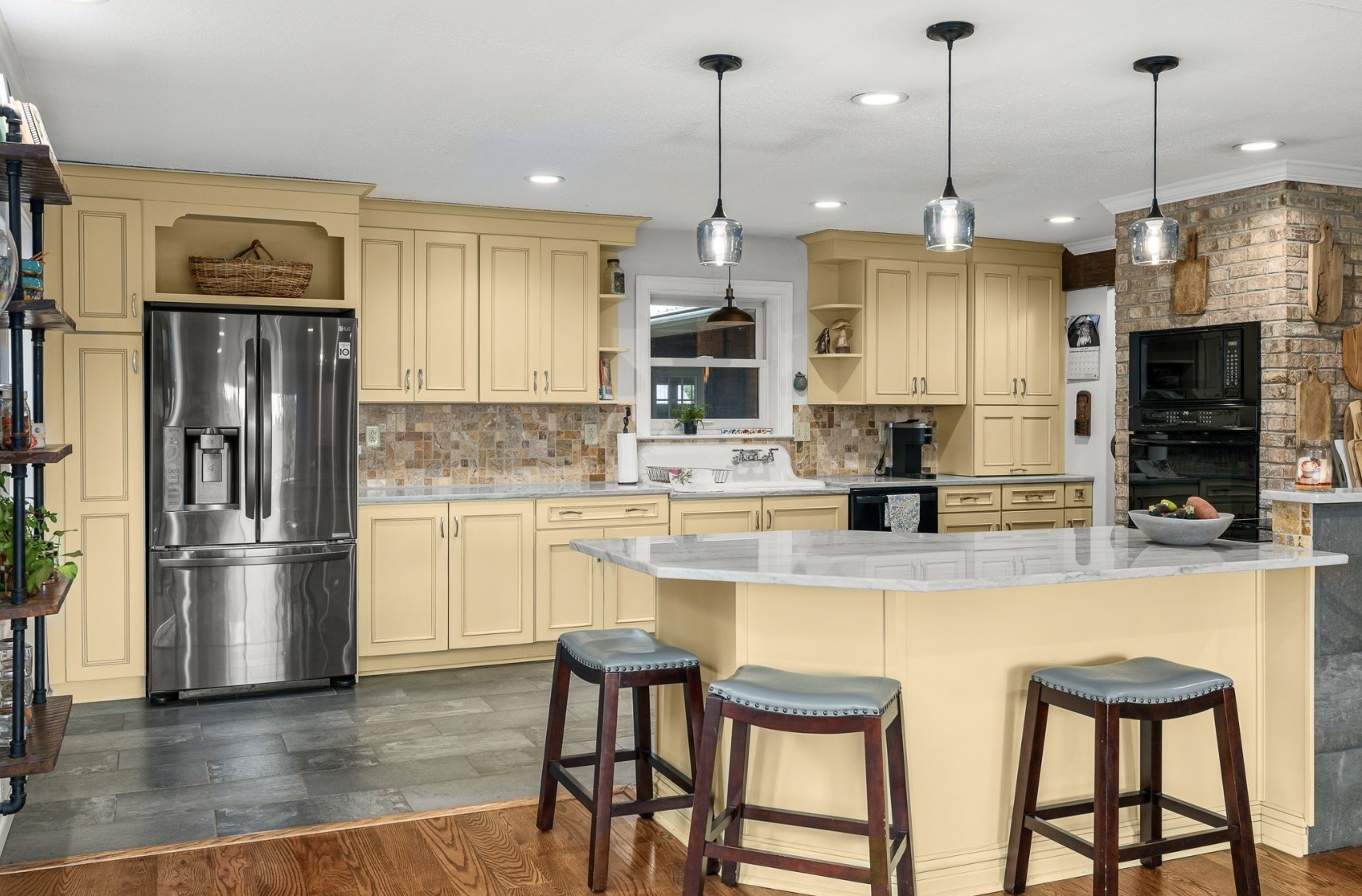205 Gwynn Rd Unit: Hngr 9