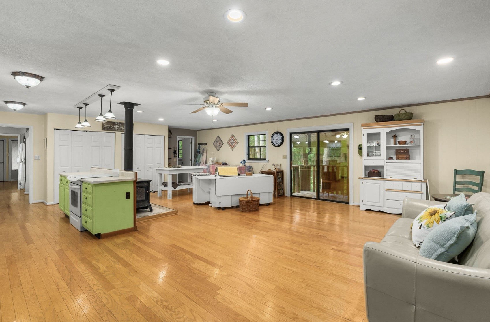 205 Gwynn Rd Unit: Hngr 9