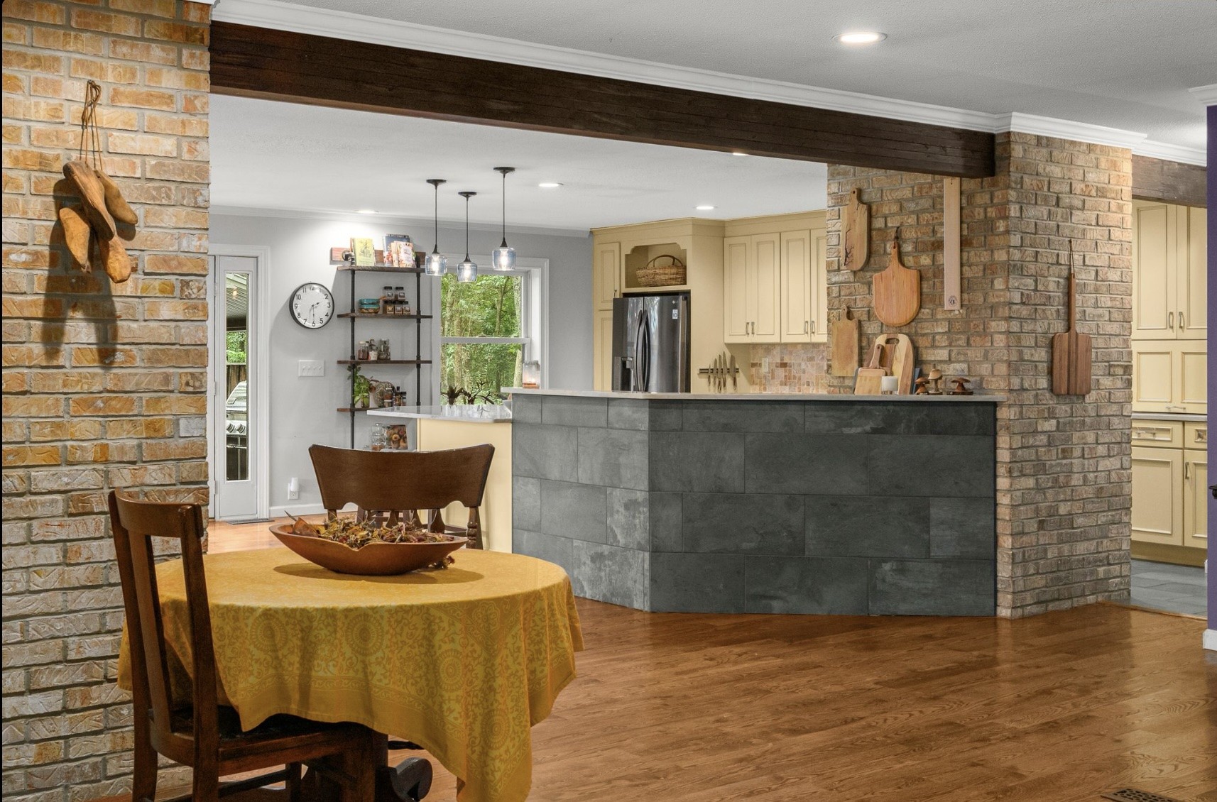 205 Gwynn Rd Unit: Hngr 9