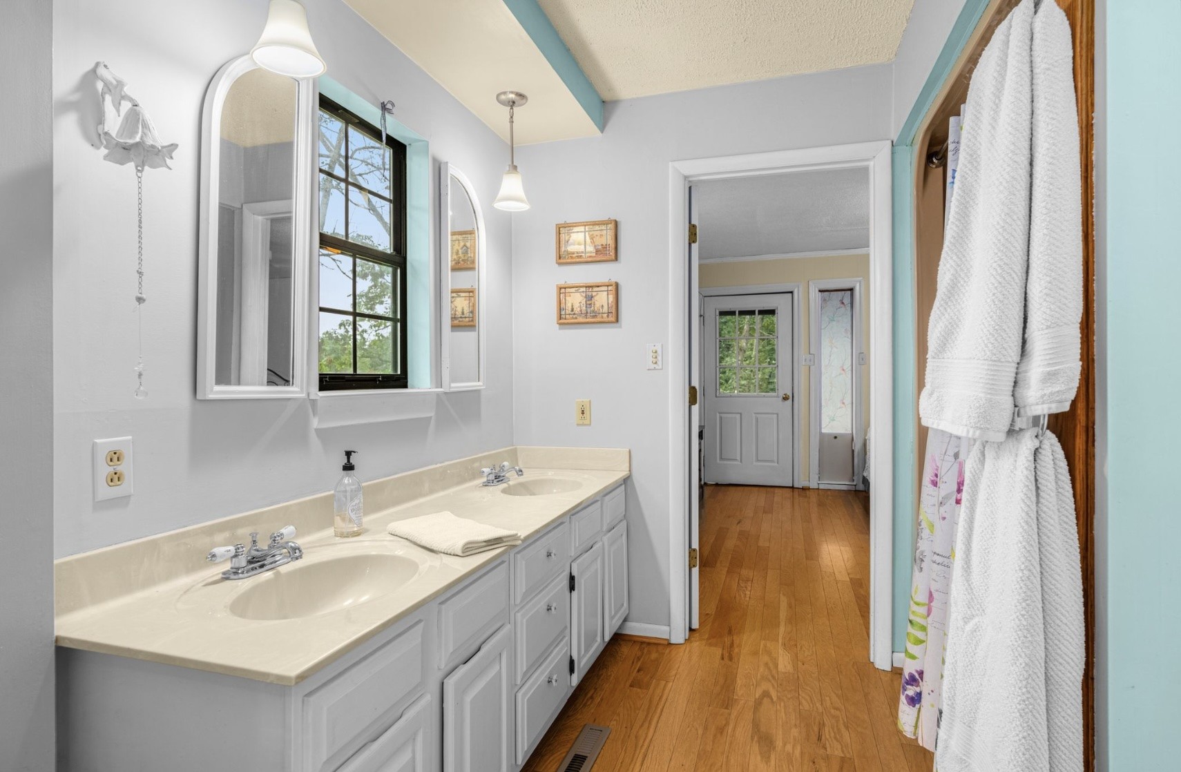 205 Gwynn Rd Unit: Hngr 9