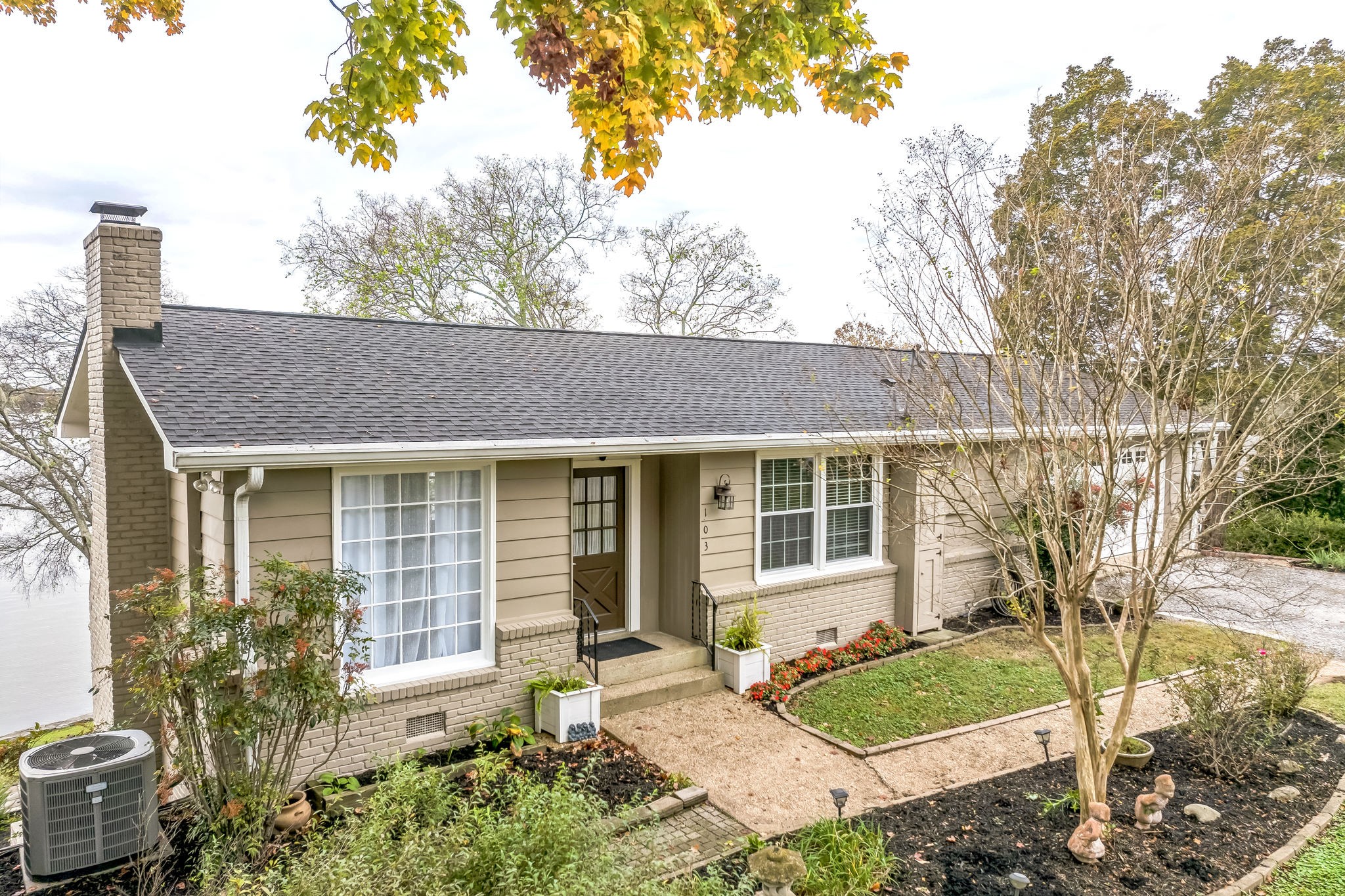 103 Shore Hill Cir